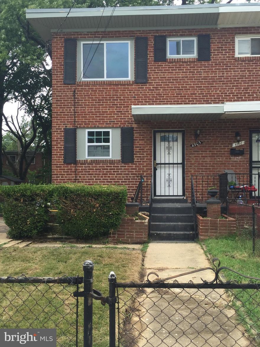 Completely redone three levels brick duplex, two bedrooms and two and a half bathrooms. Recent upgrades includes, New gas furnace, new Ac. compressor, new kitchen. Brand New bathrooms. Wall to wall Brand new carpet. Beautiful property. Ready to occupy