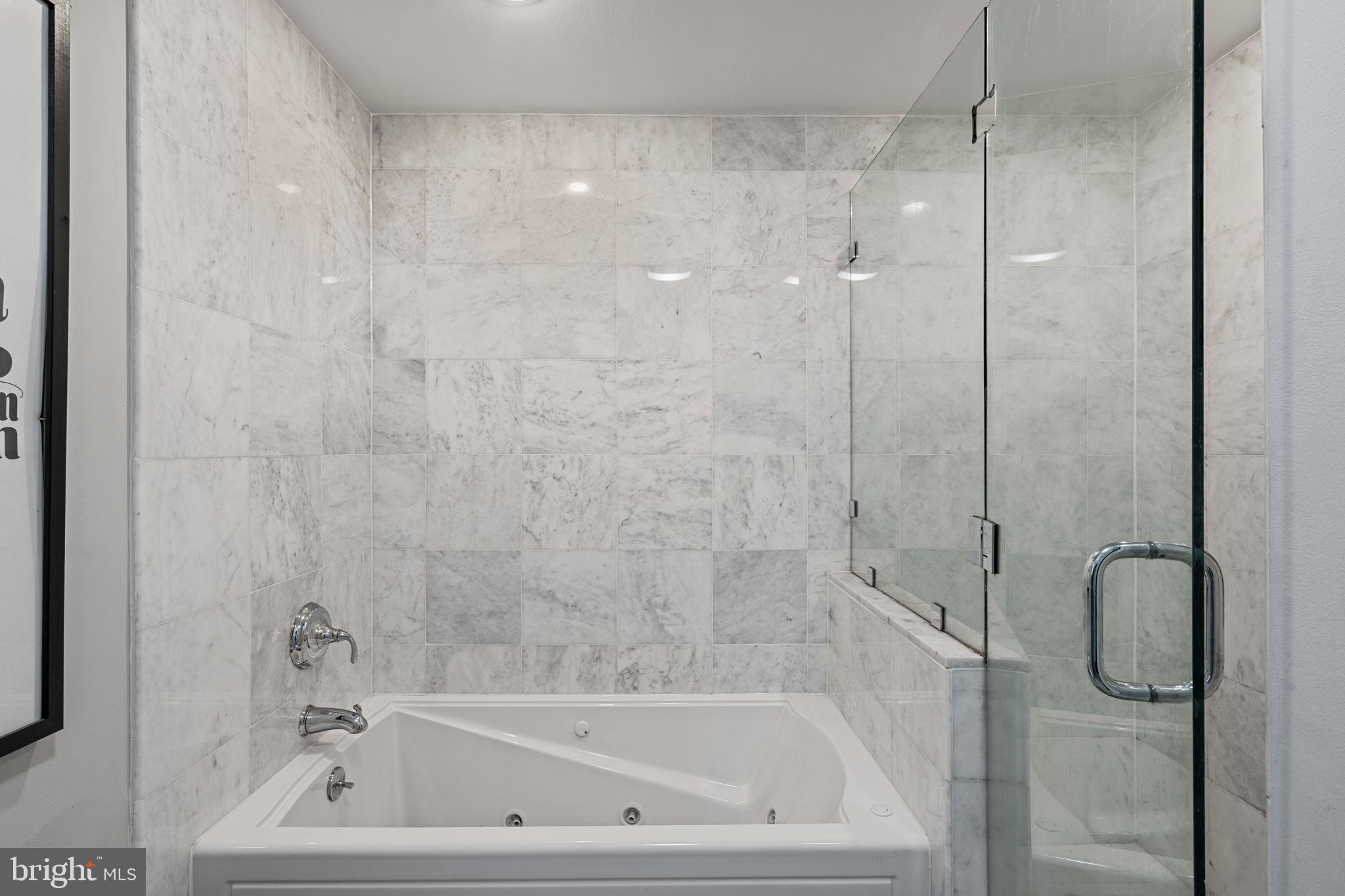 AVENUE OF THE ARTS - Residential