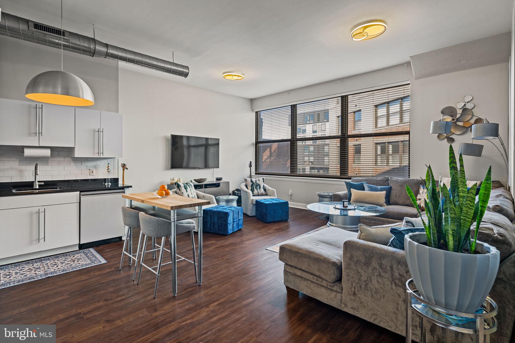 AVENUE OF THE ARTS - Residential