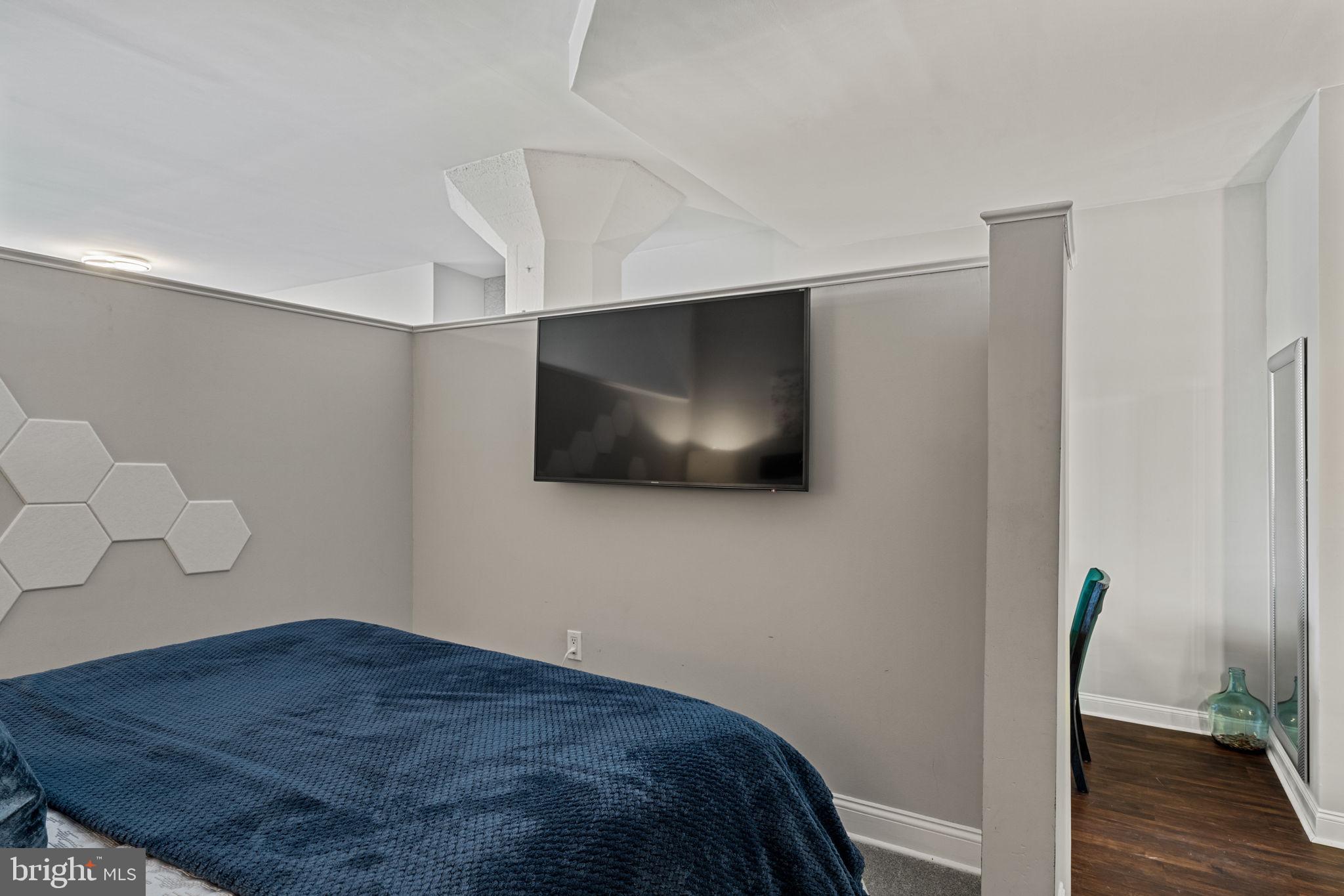 AVENUE OF THE ARTS - Residential