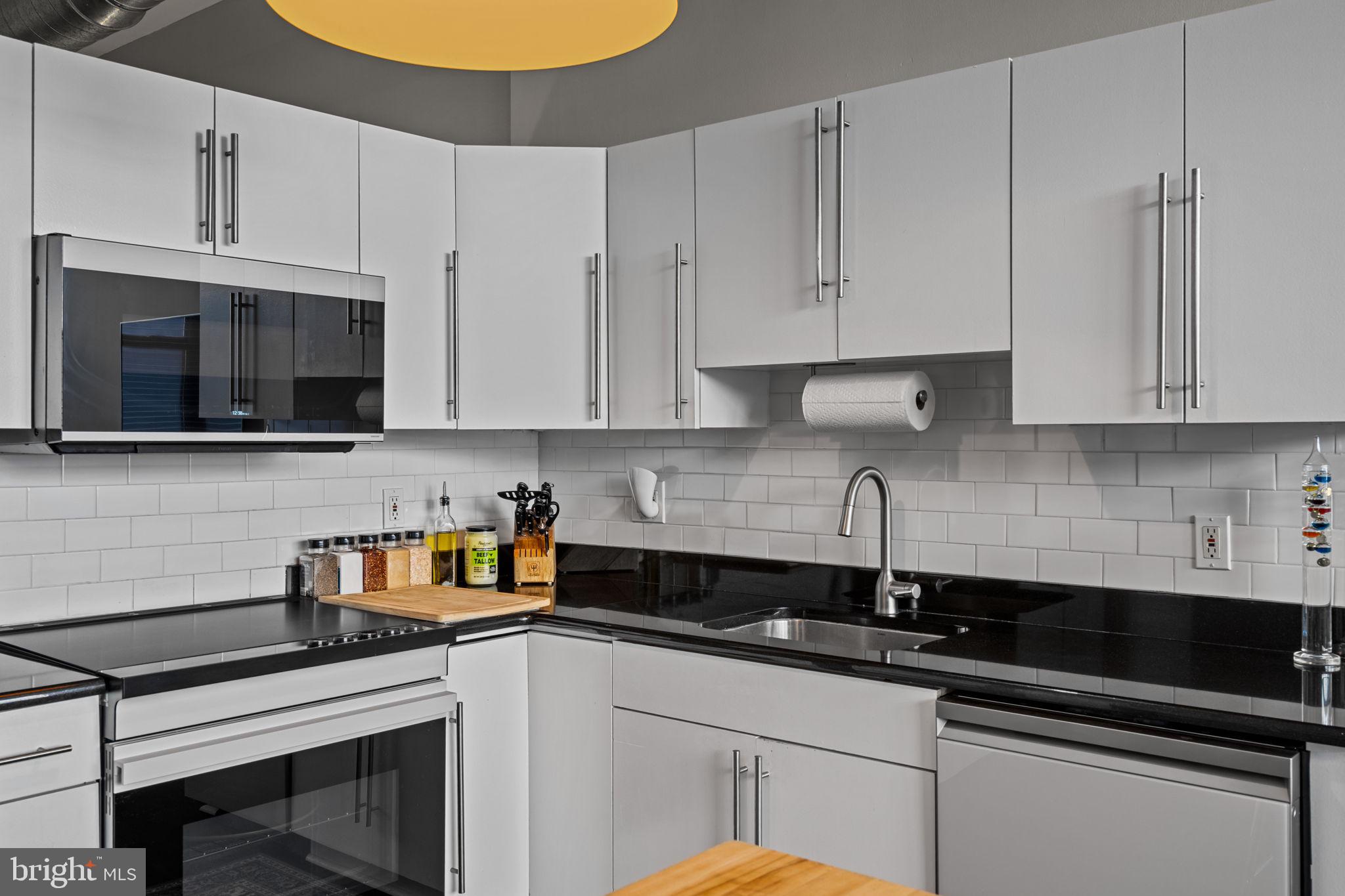 AVENUE OF THE ARTS - Residential