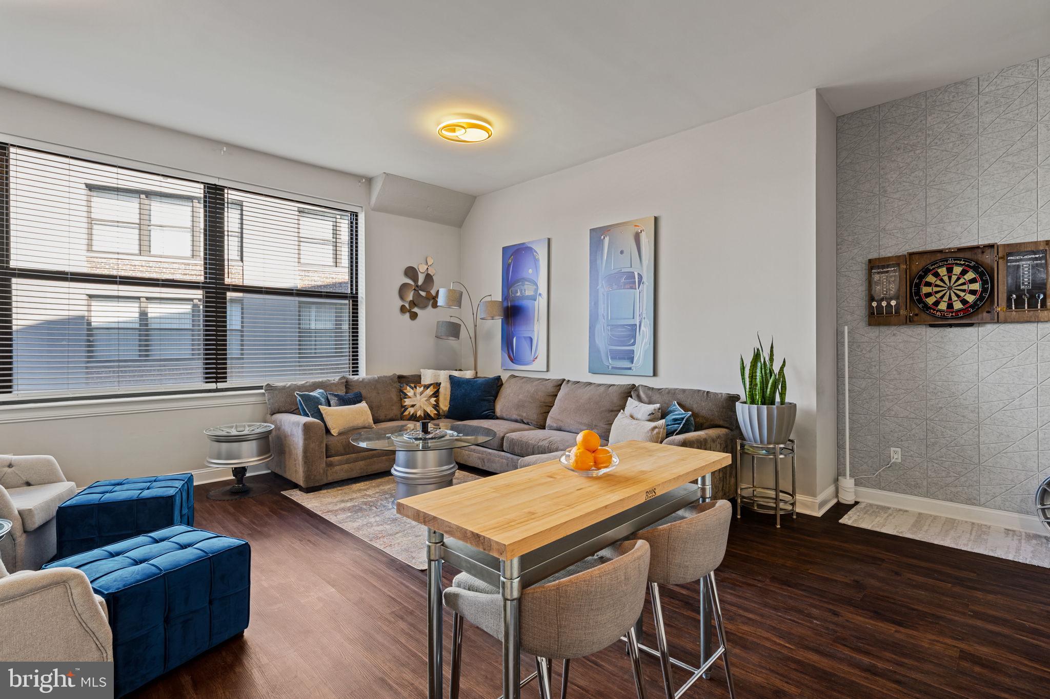 AVENUE OF THE ARTS - Residential