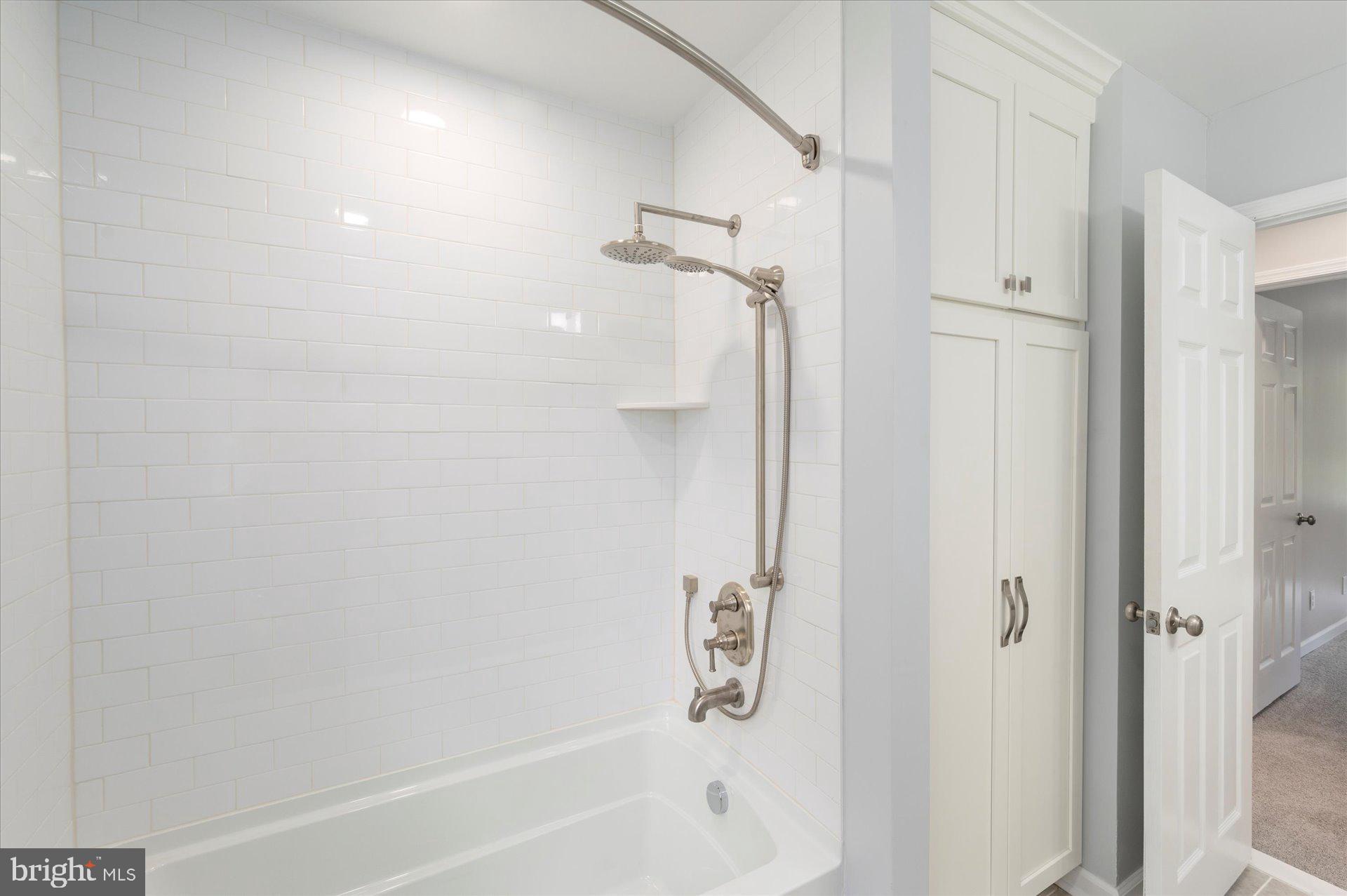 NOTTINGHAM WOODS - Residential