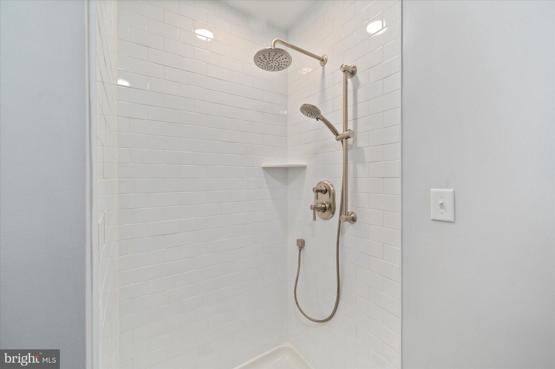 NOTTINGHAM WOODS - Residential