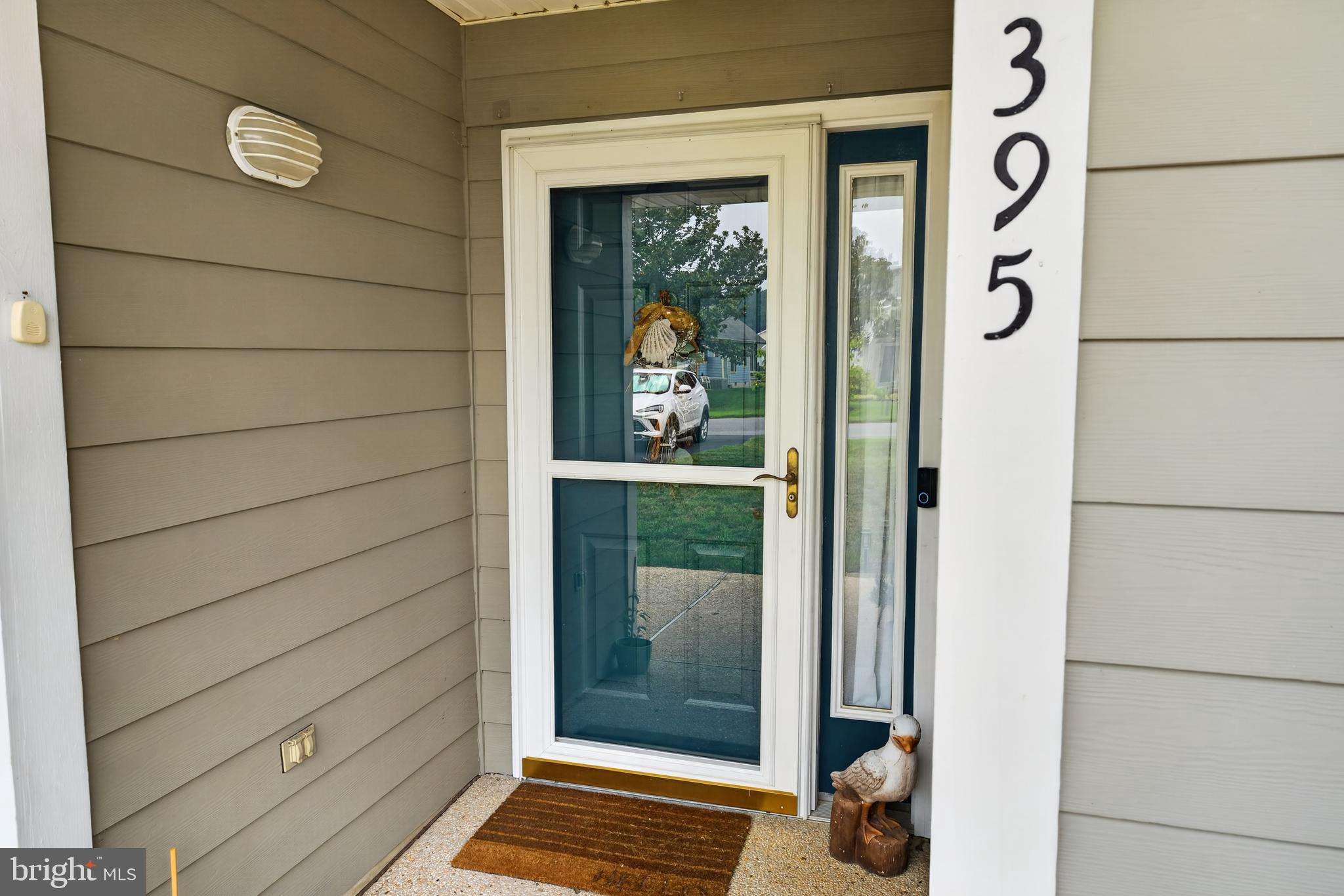 395 LAKESIDE DRIVE