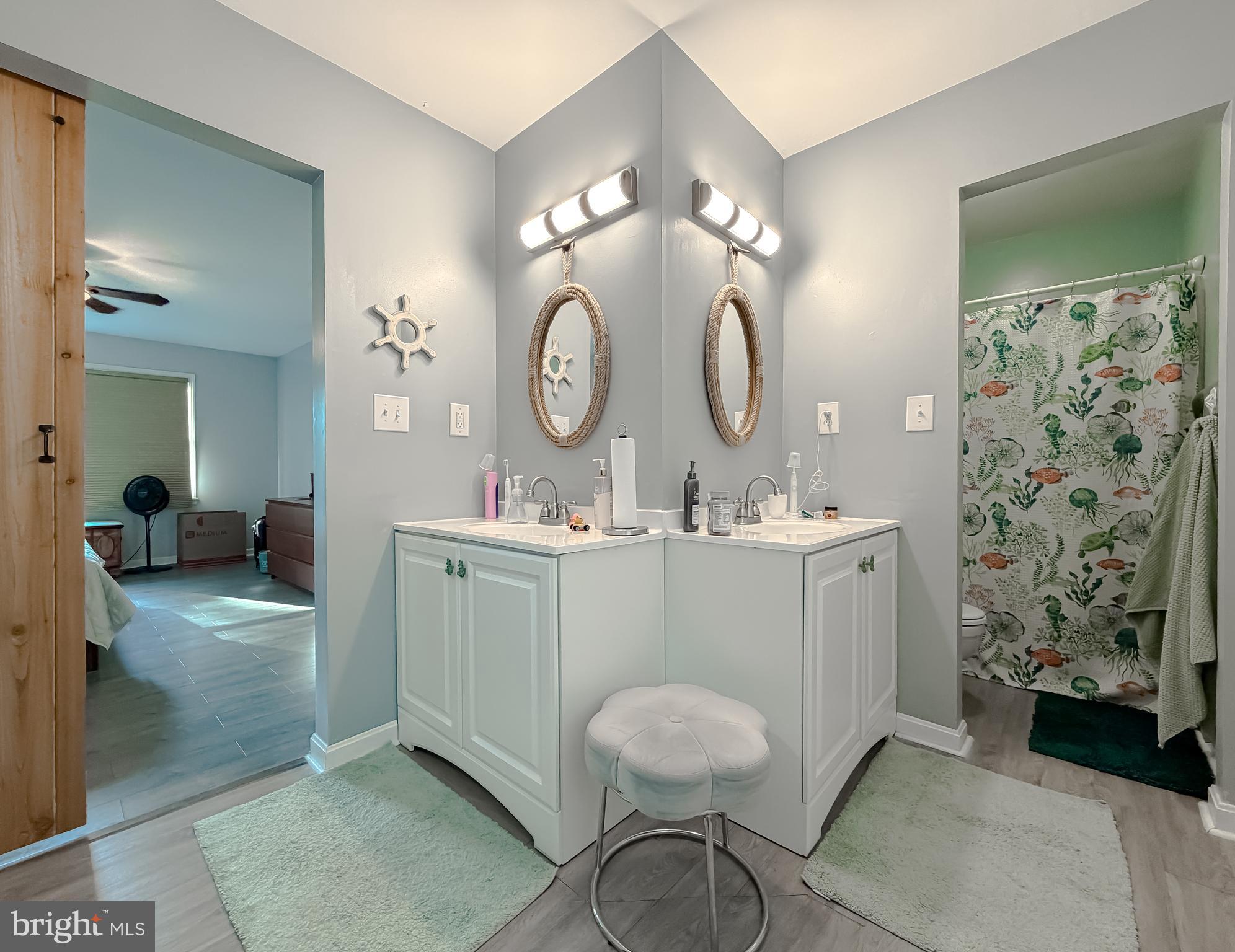 TWIN COVE - Residential