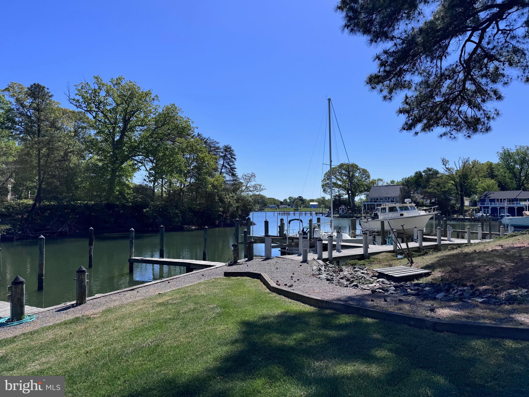 TWIN COVE - Residential