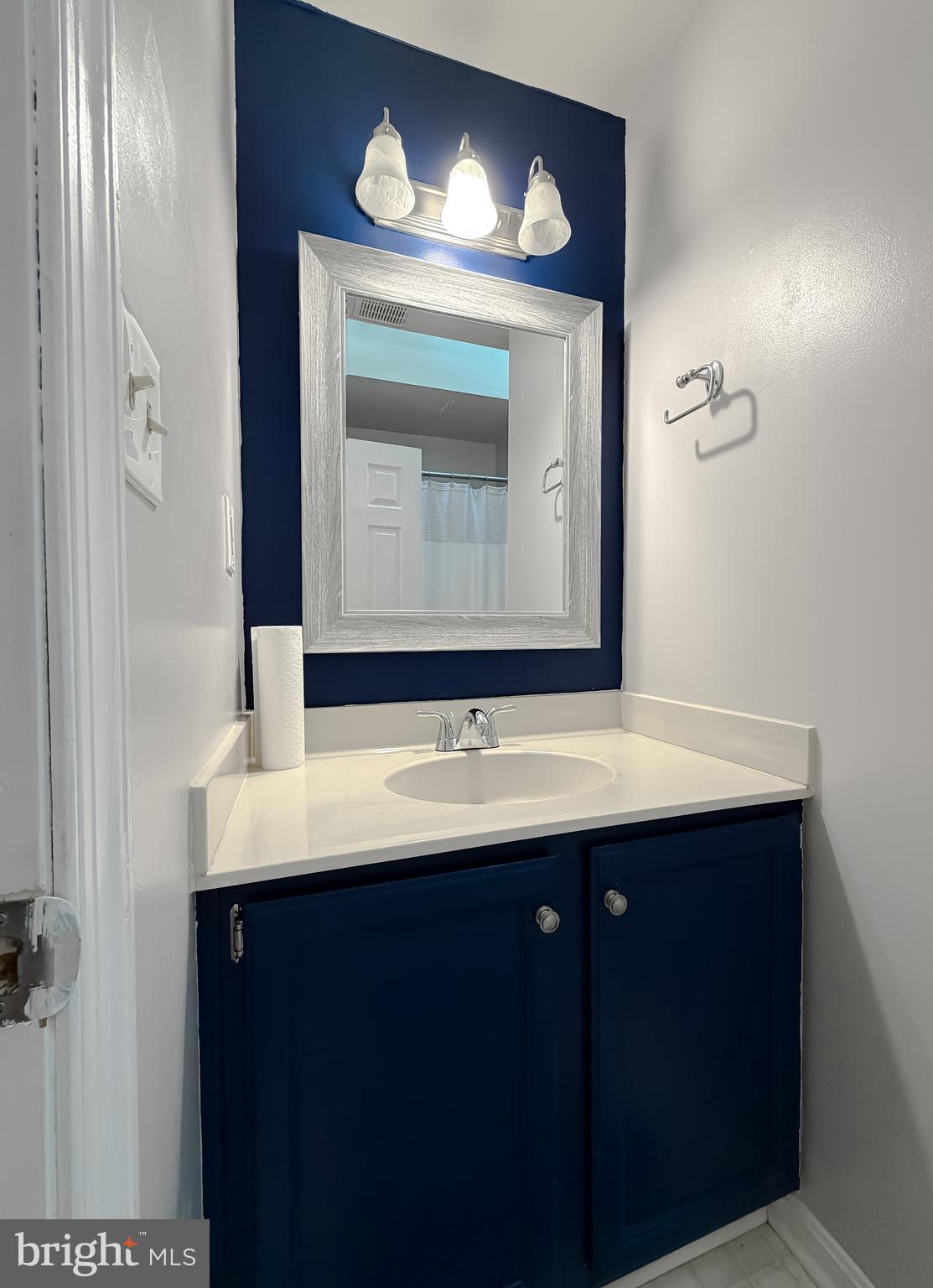 TWIN COVE - Residential