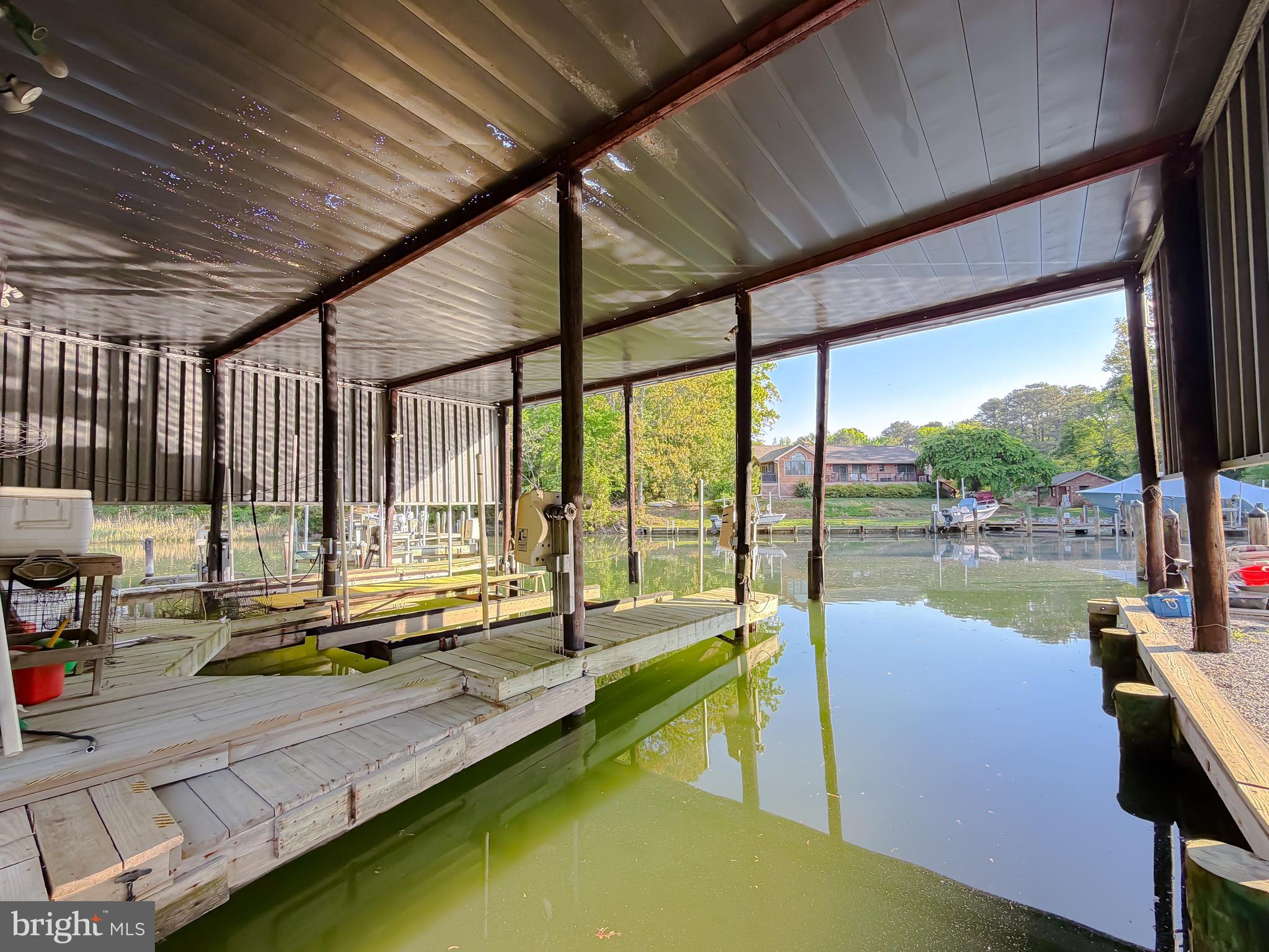 TWIN COVE - Residential