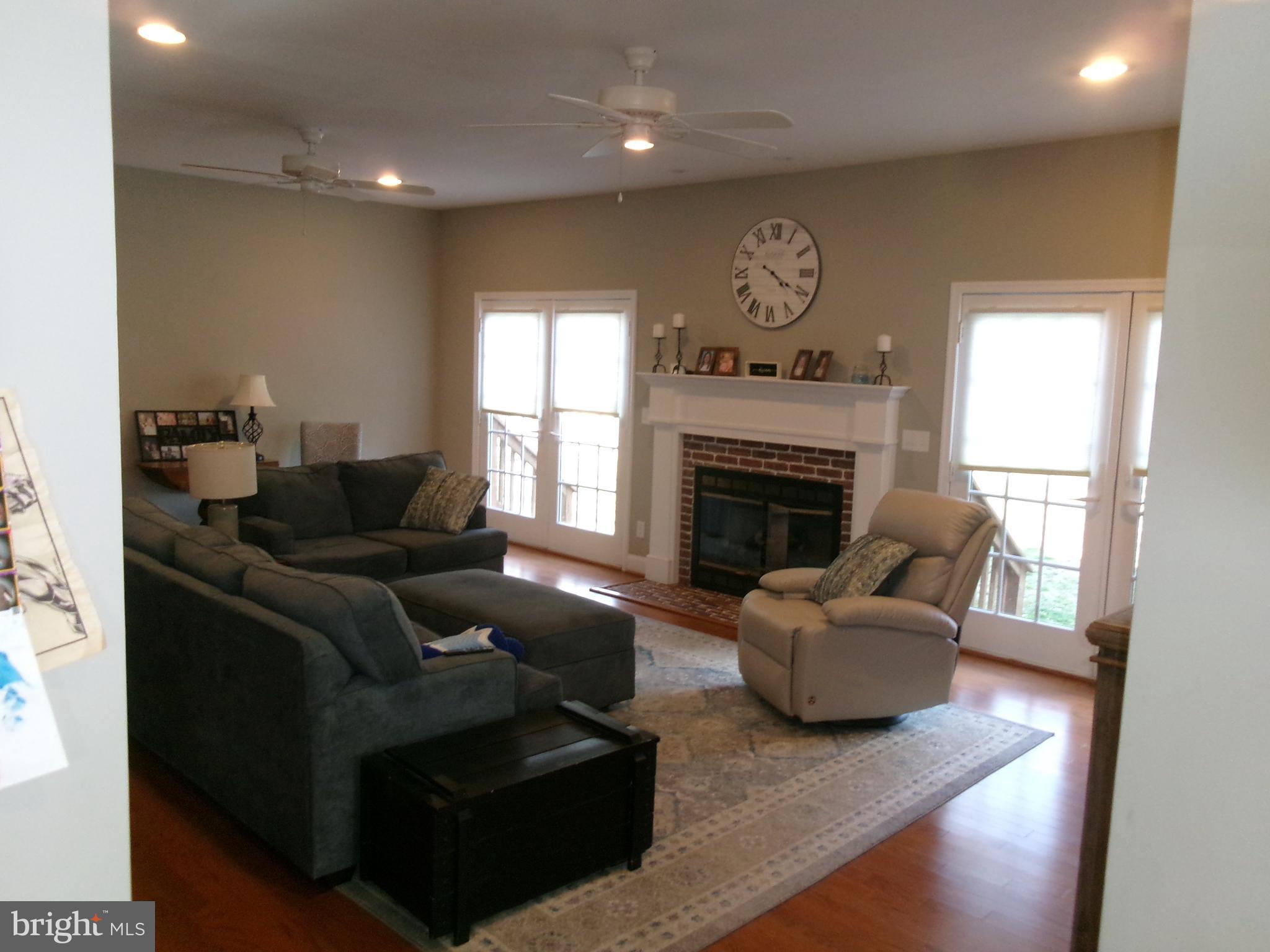 23076 LAKEVIEW DRIVE