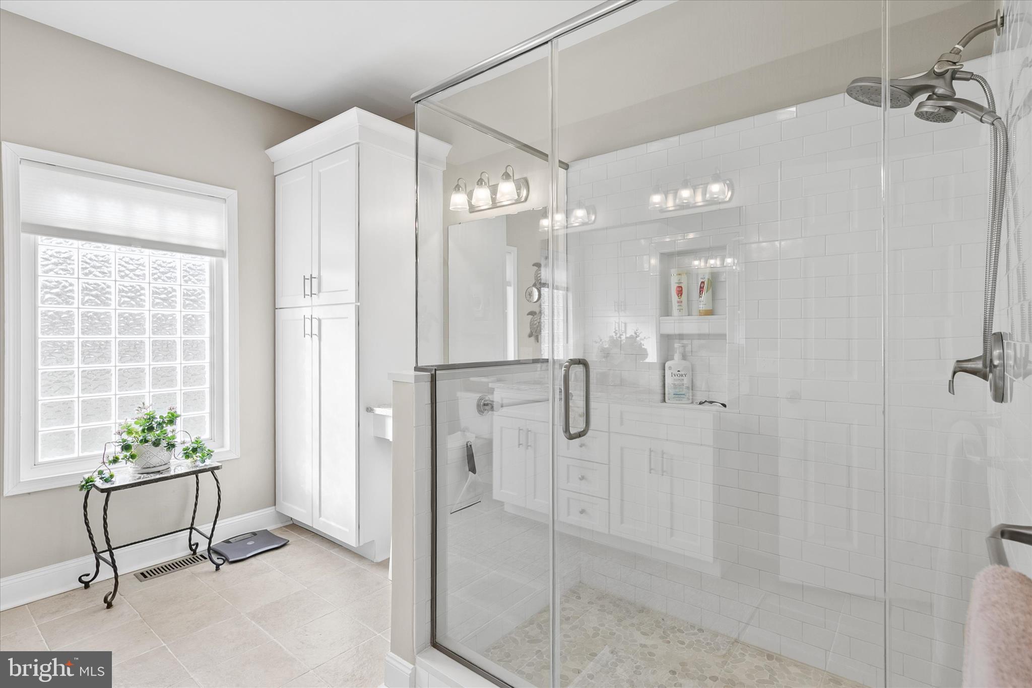 23076 LAKEVIEW DRIVE