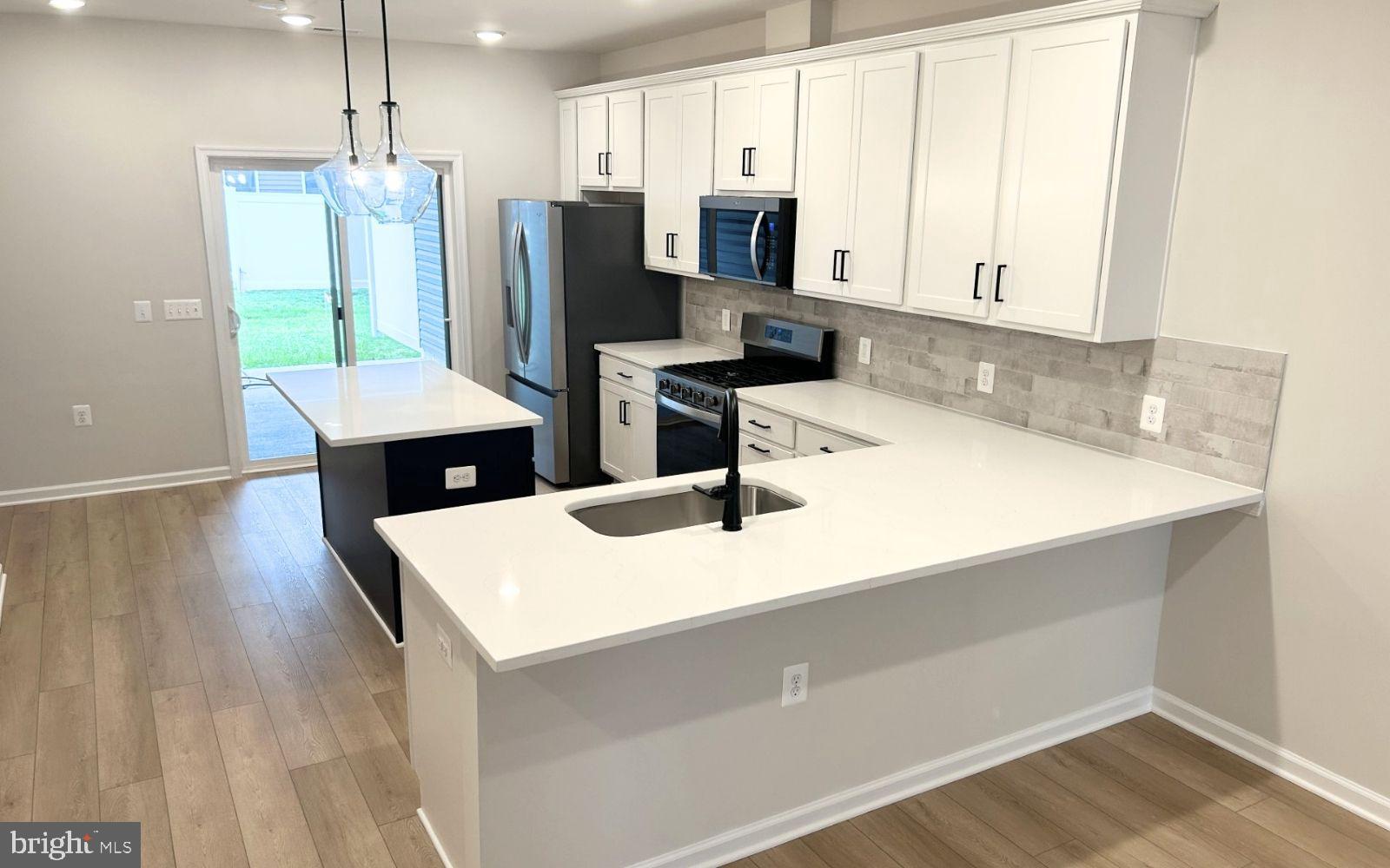 107 HEIRLOOM WAY