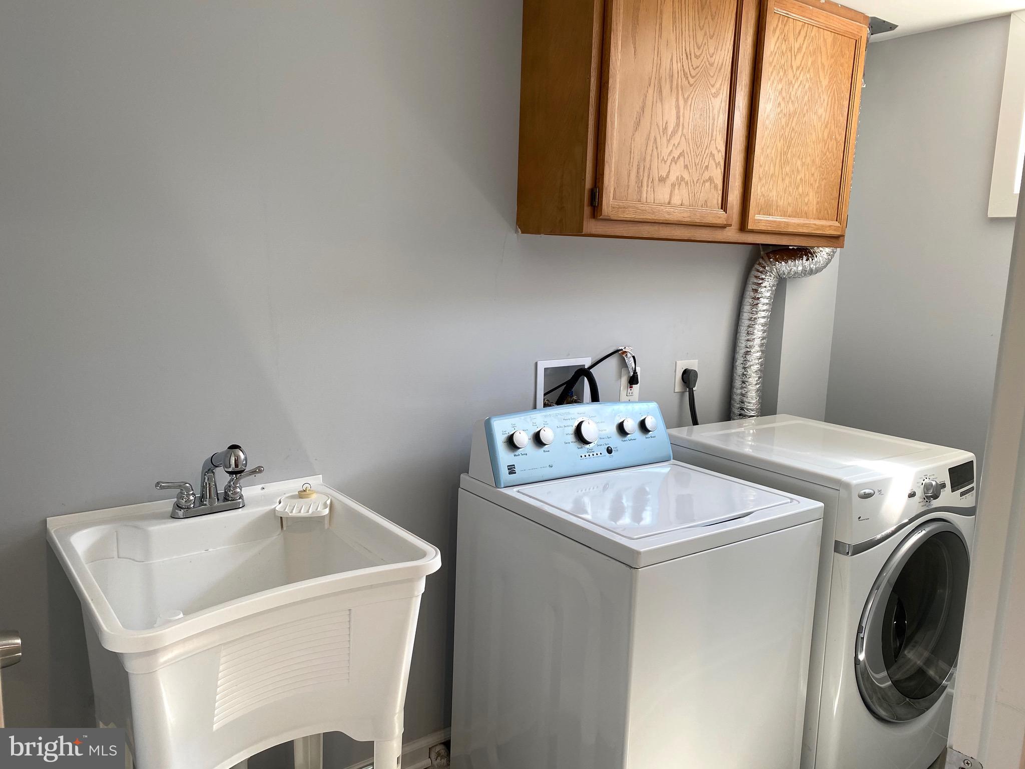 SARATOGA TOWNHOUSES - Residential Lease