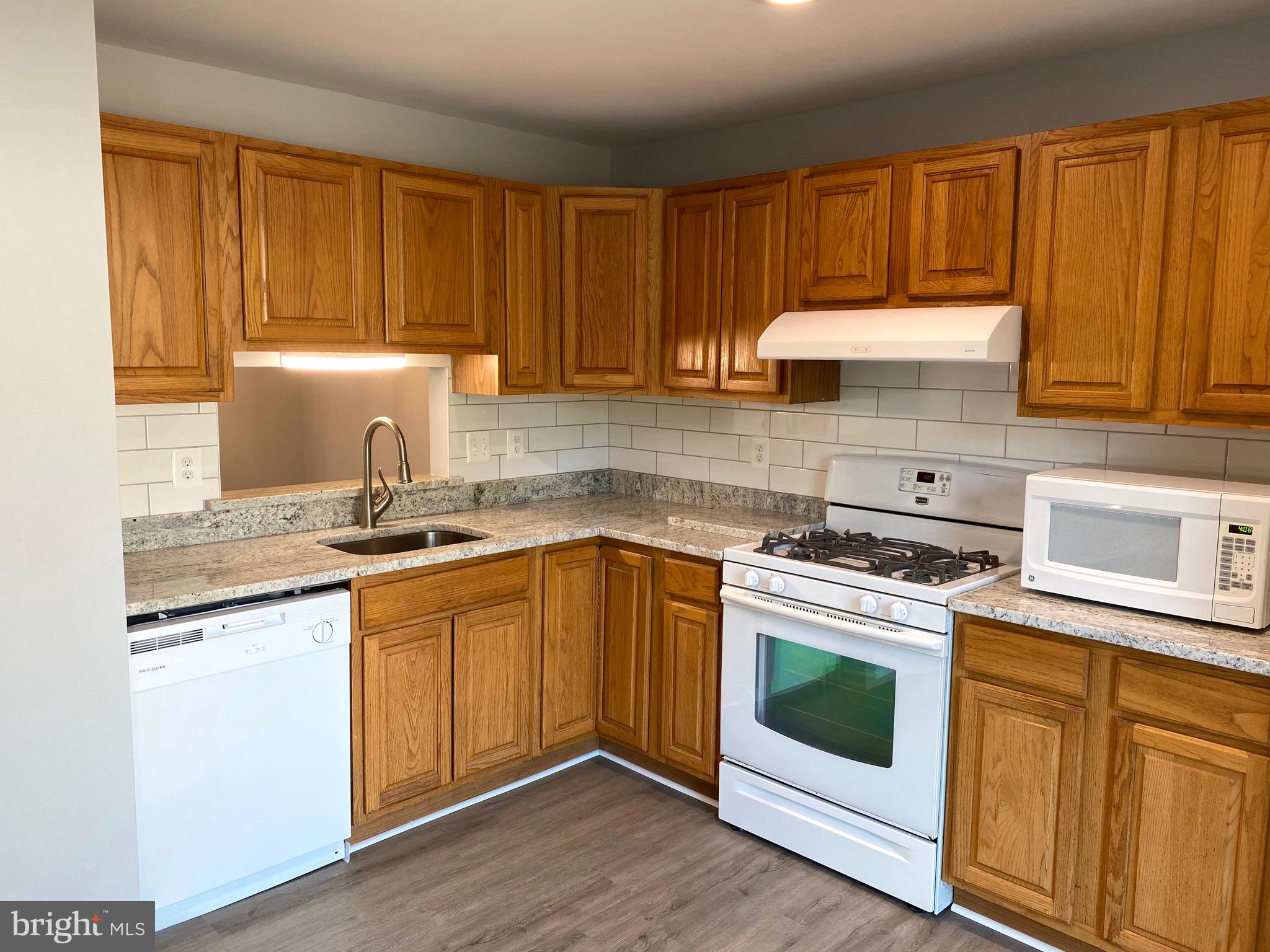 SARATOGA TOWNHOUSES - Residential Lease