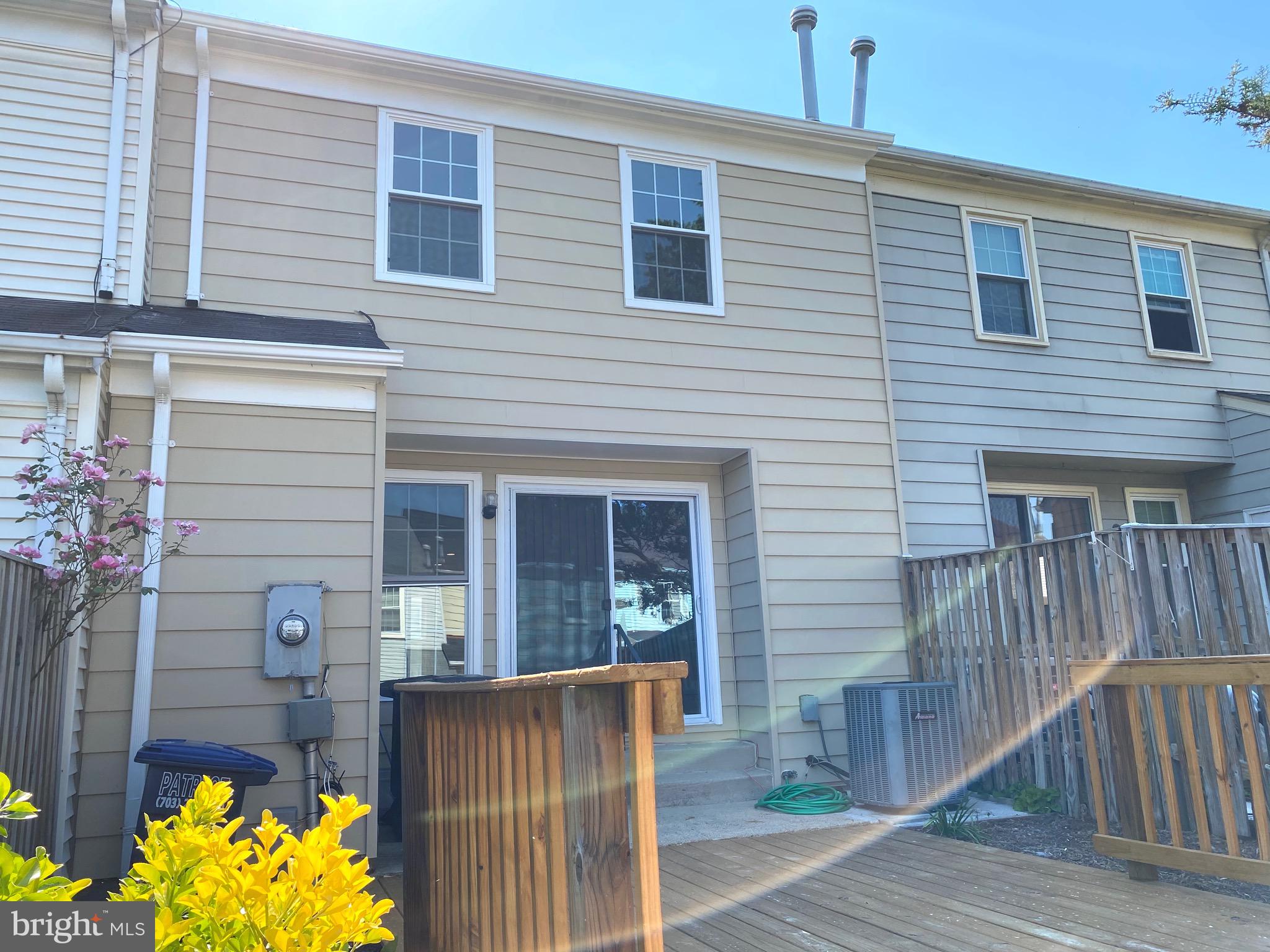 SARATOGA TOWNHOUSES - Residential Lease