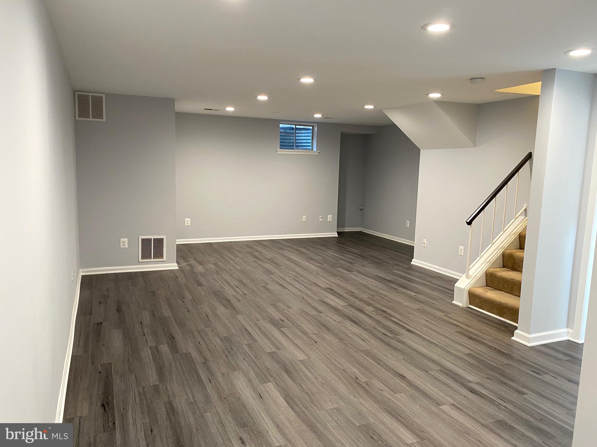 SARATOGA TOWNHOUSES - Residential Lease