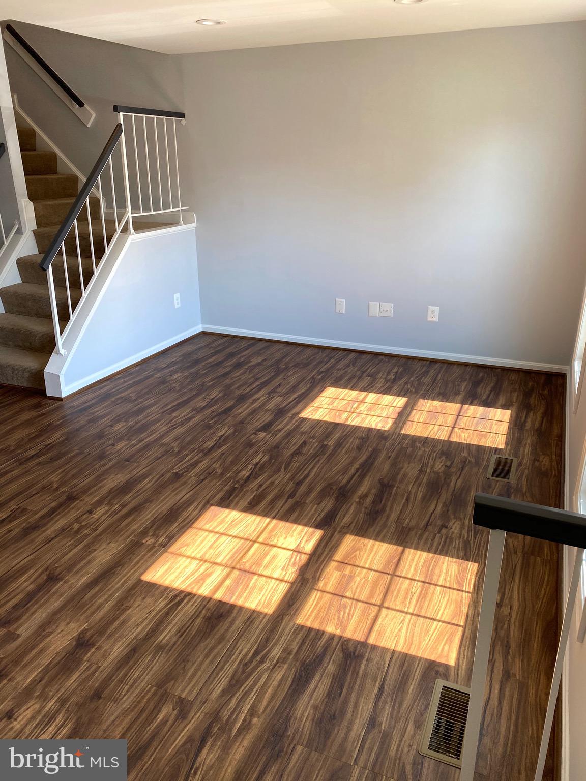 SARATOGA TOWNHOUSES - Residential Lease