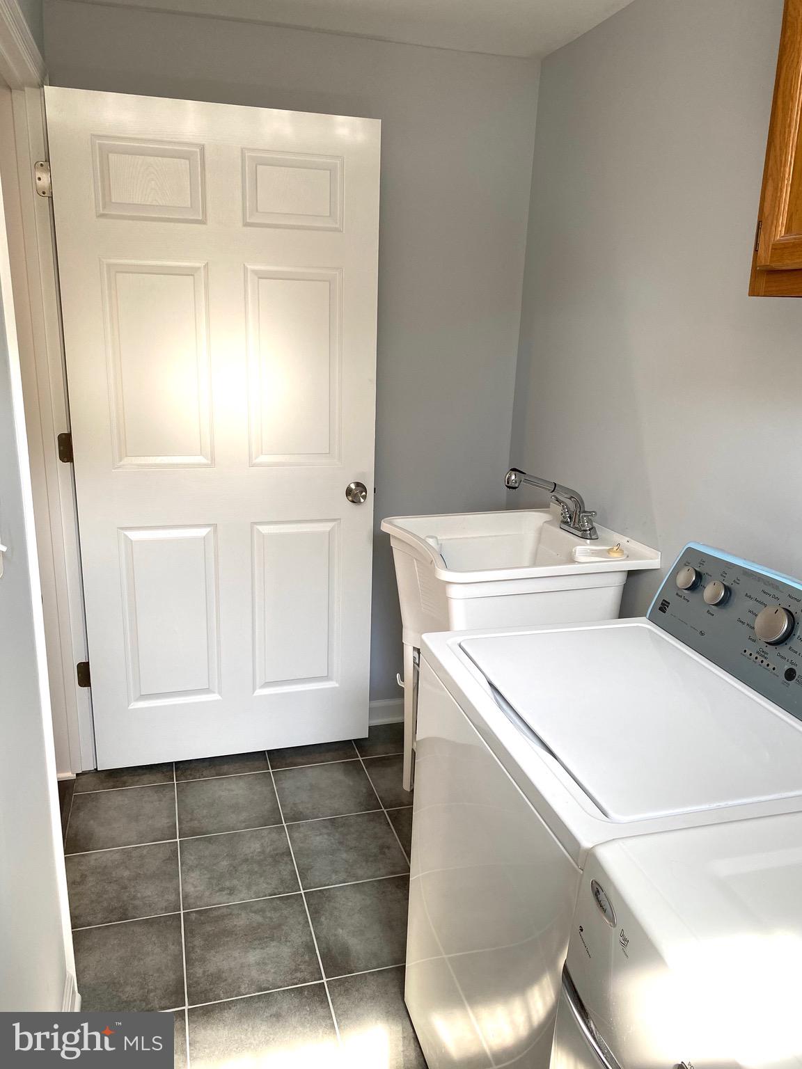 SARATOGA TOWNHOUSES - Residential Lease