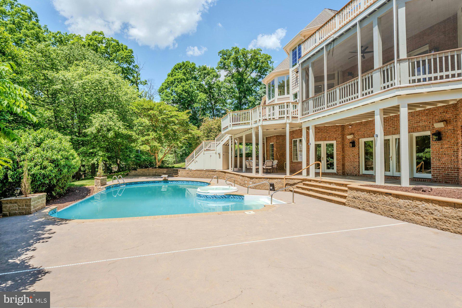 BEACON HILL - Residential