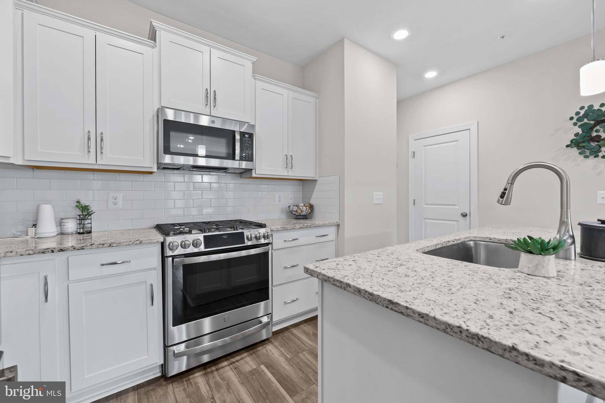 JEFFERSON PLACE - Residential