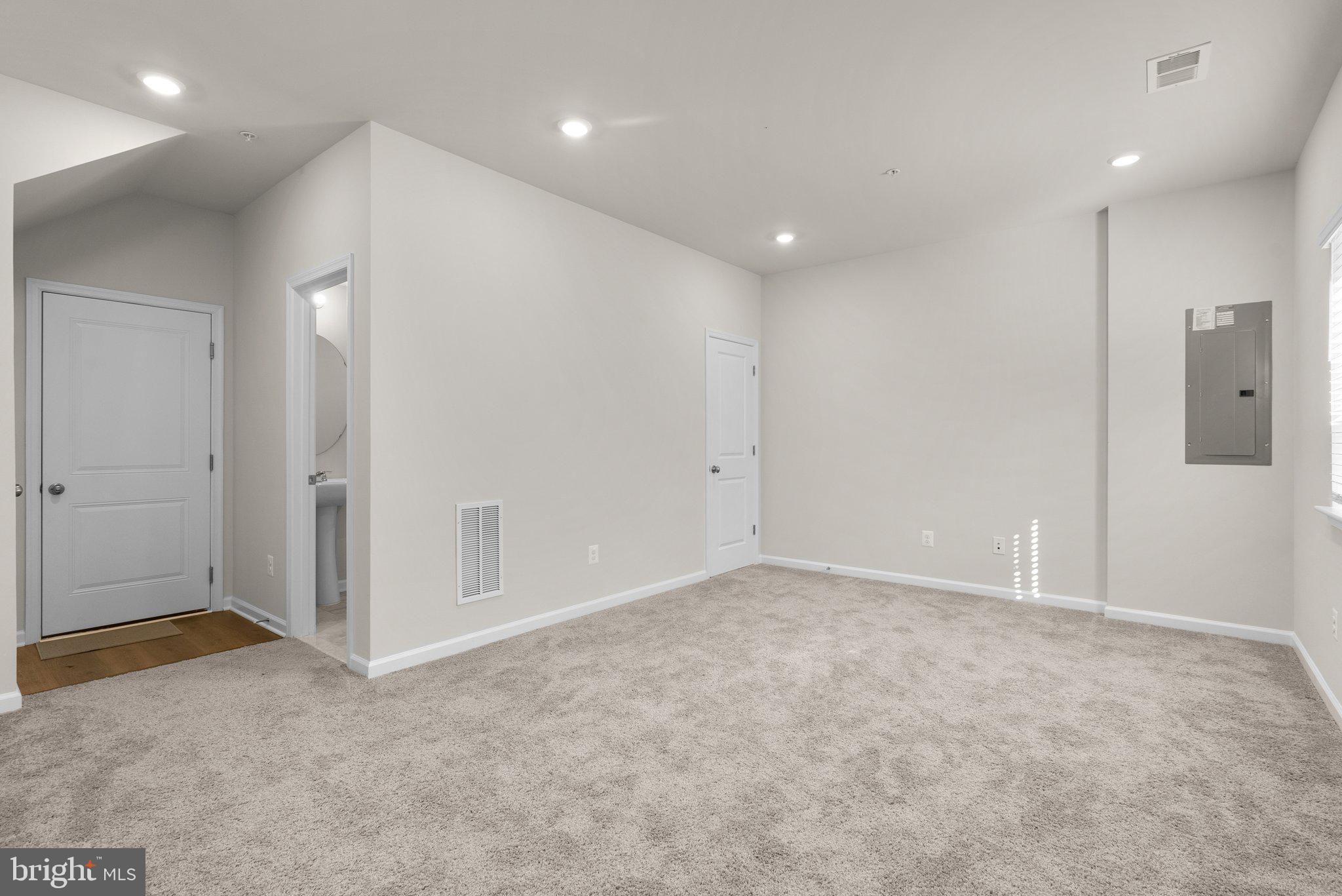 RESERVE AT DAMASCUS - Residential Lease