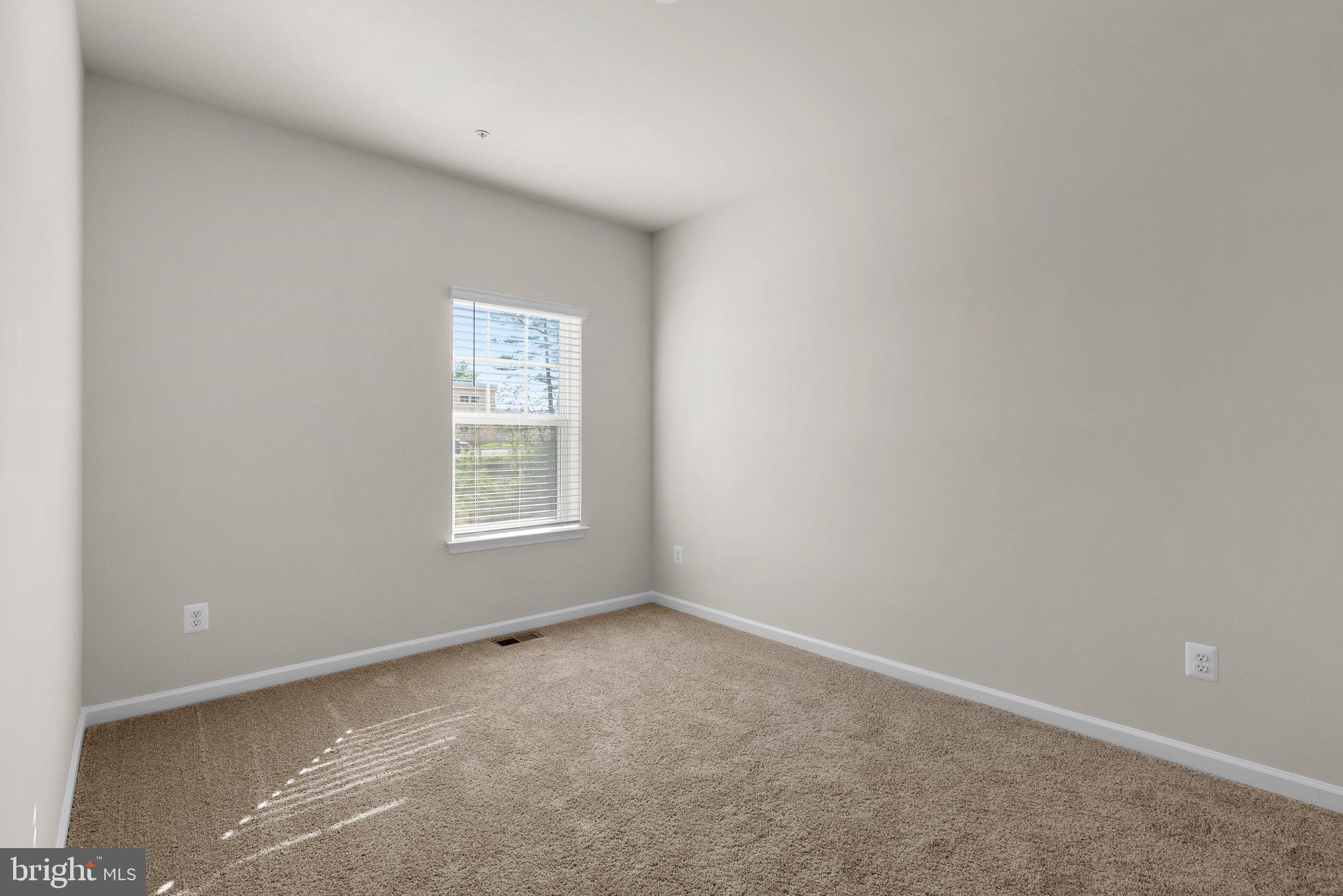 RESERVE AT DAMASCUS - Residential Lease