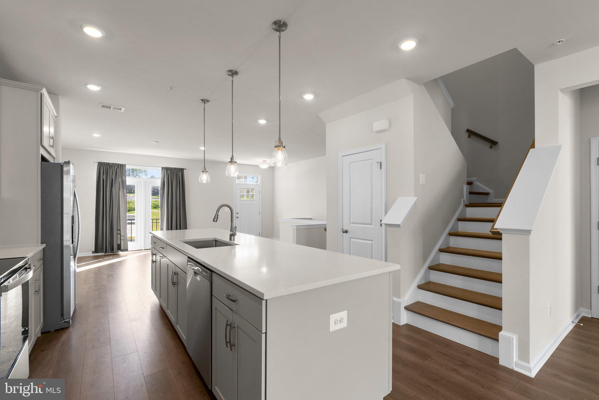 RESERVE AT DAMASCUS - Residential Lease