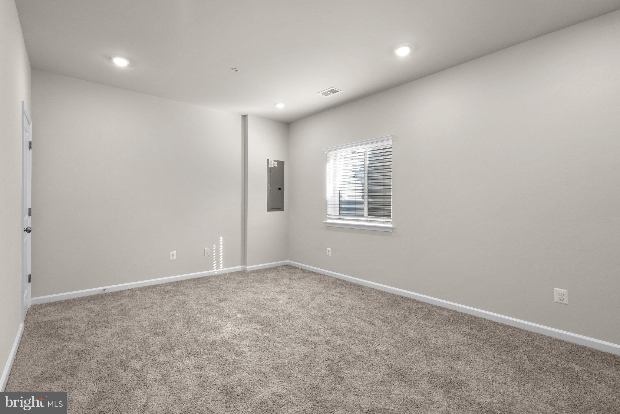 RESERVE AT DAMASCUS - Residential Lease