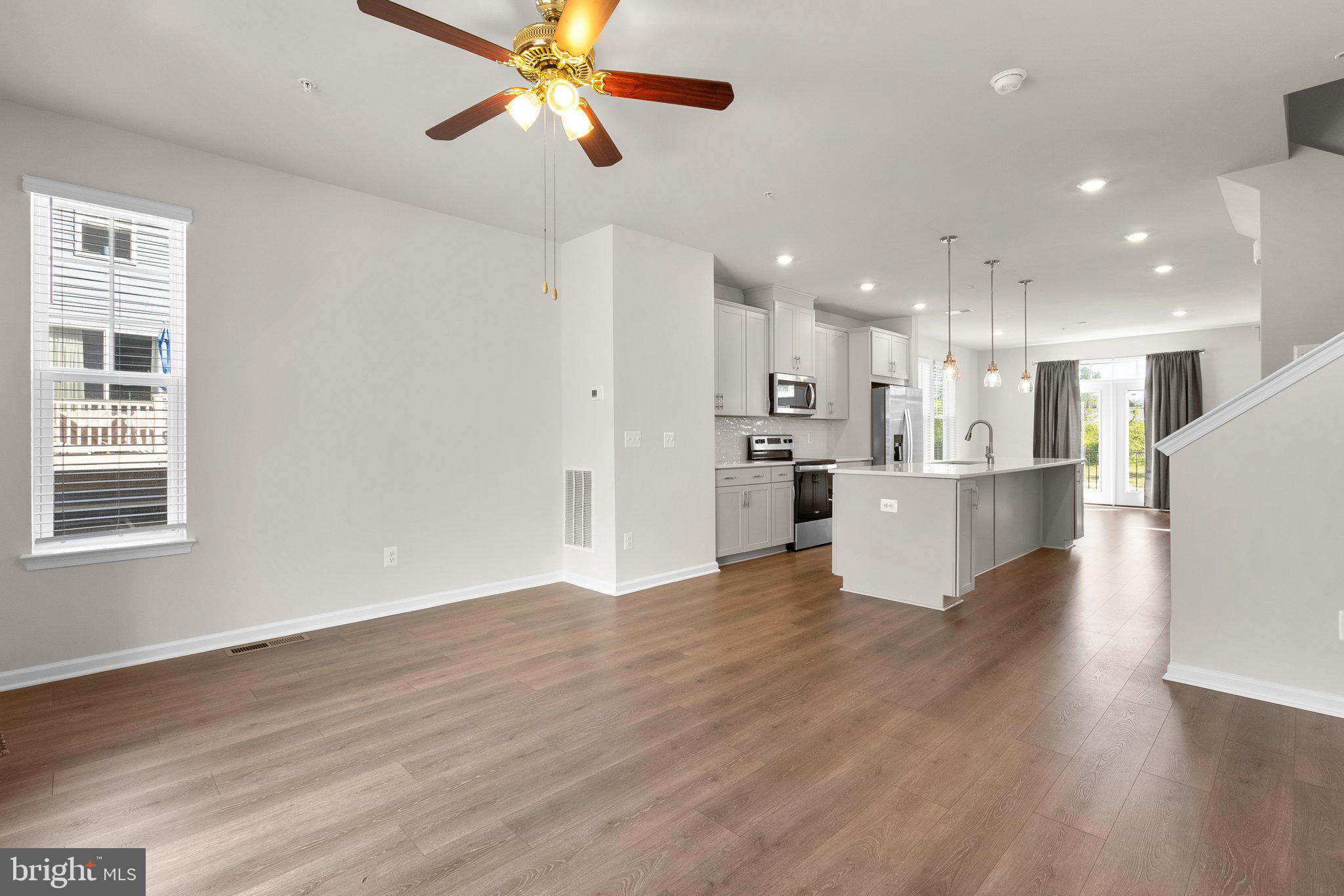 RESERVE AT DAMASCUS - Residential Lease