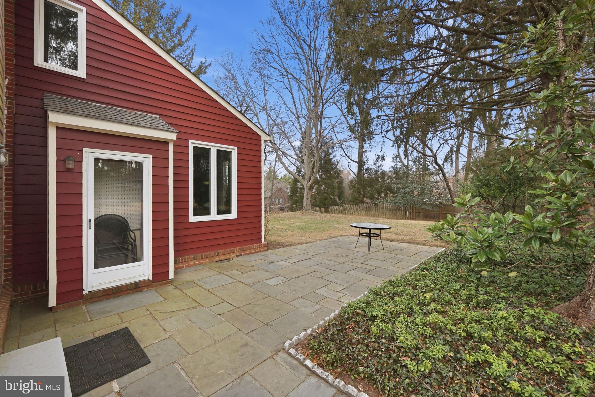 MARY KNOLLS - Residential