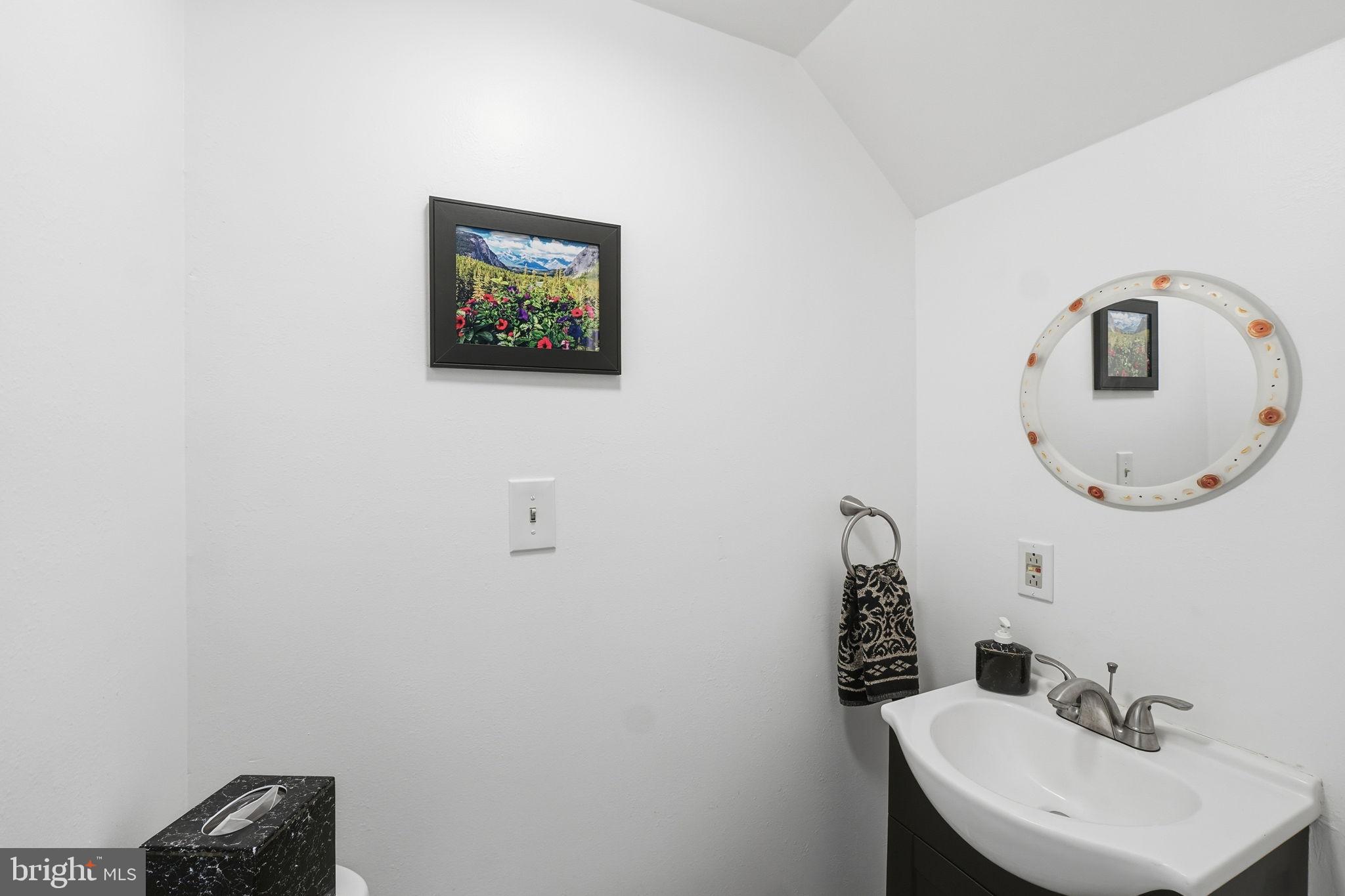 MARY KNOLLS - Residential