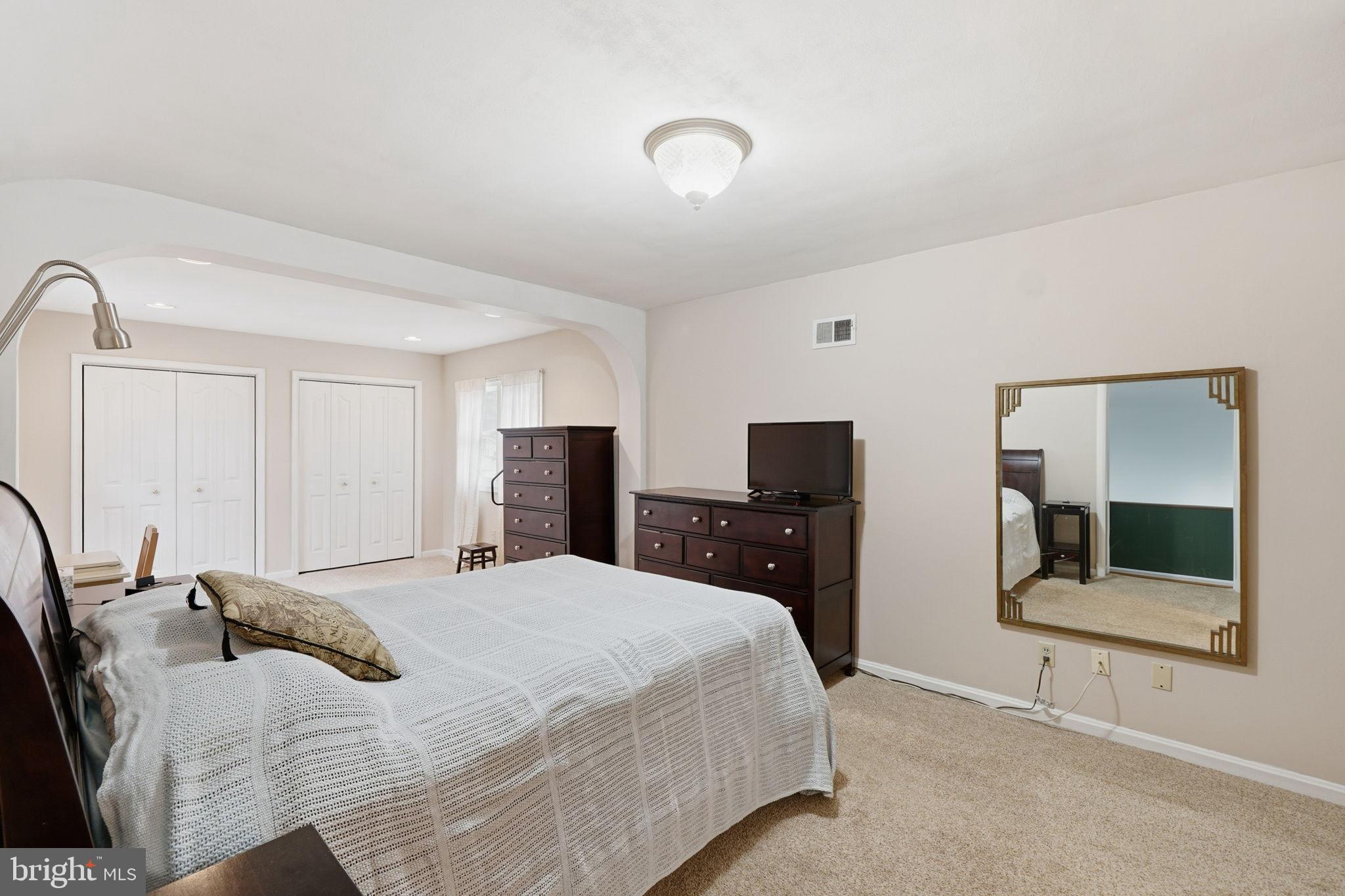 MARY KNOLLS - Residential