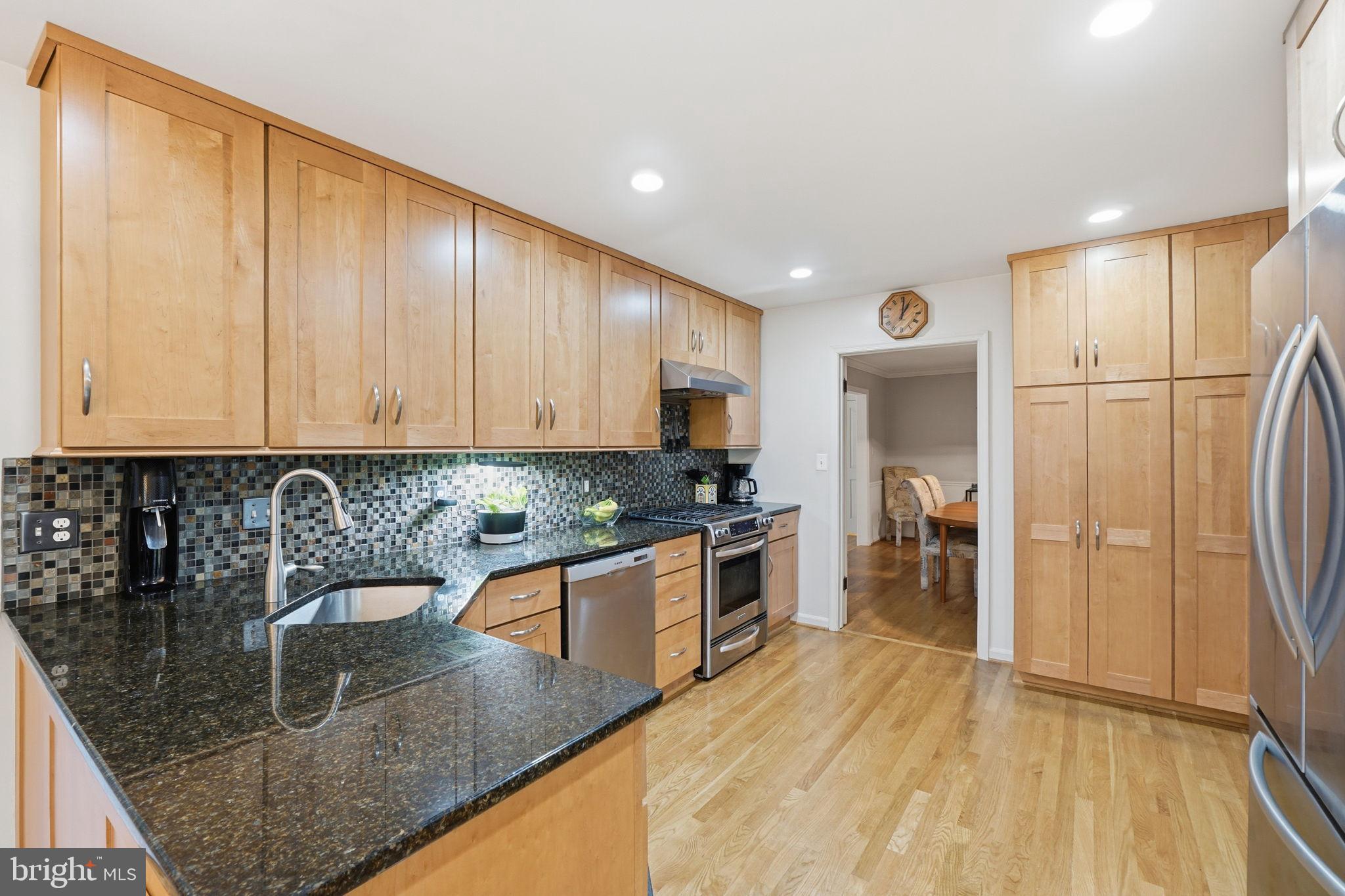 MARY KNOLLS - Residential