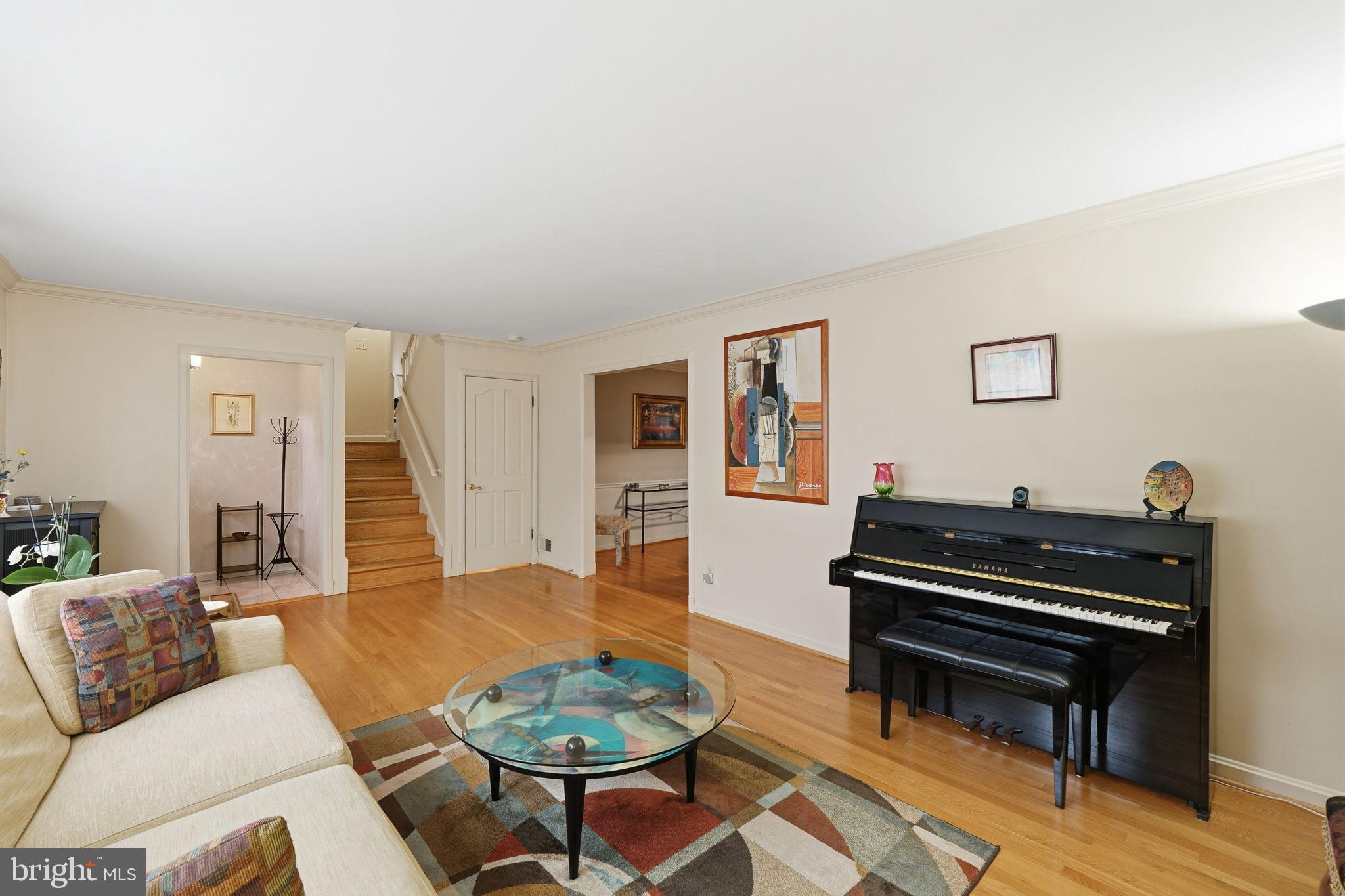 MARY KNOLLS - Residential