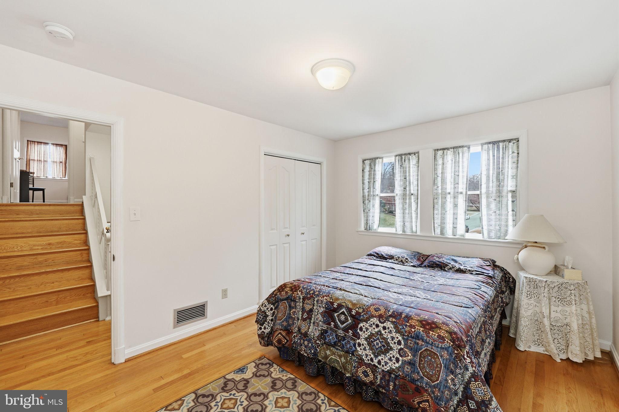 MARY KNOLLS - Residential