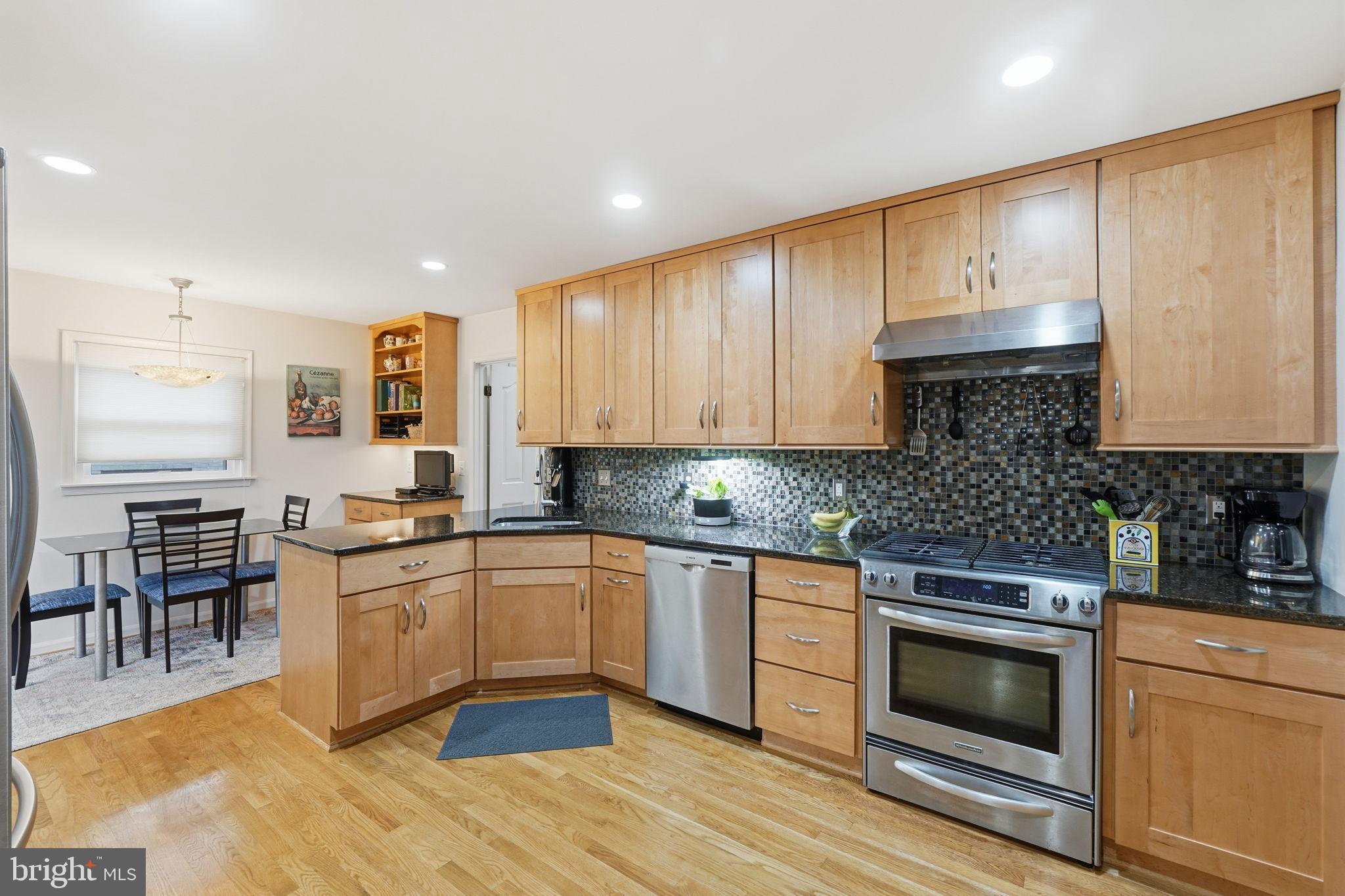 MARY KNOLLS - Residential