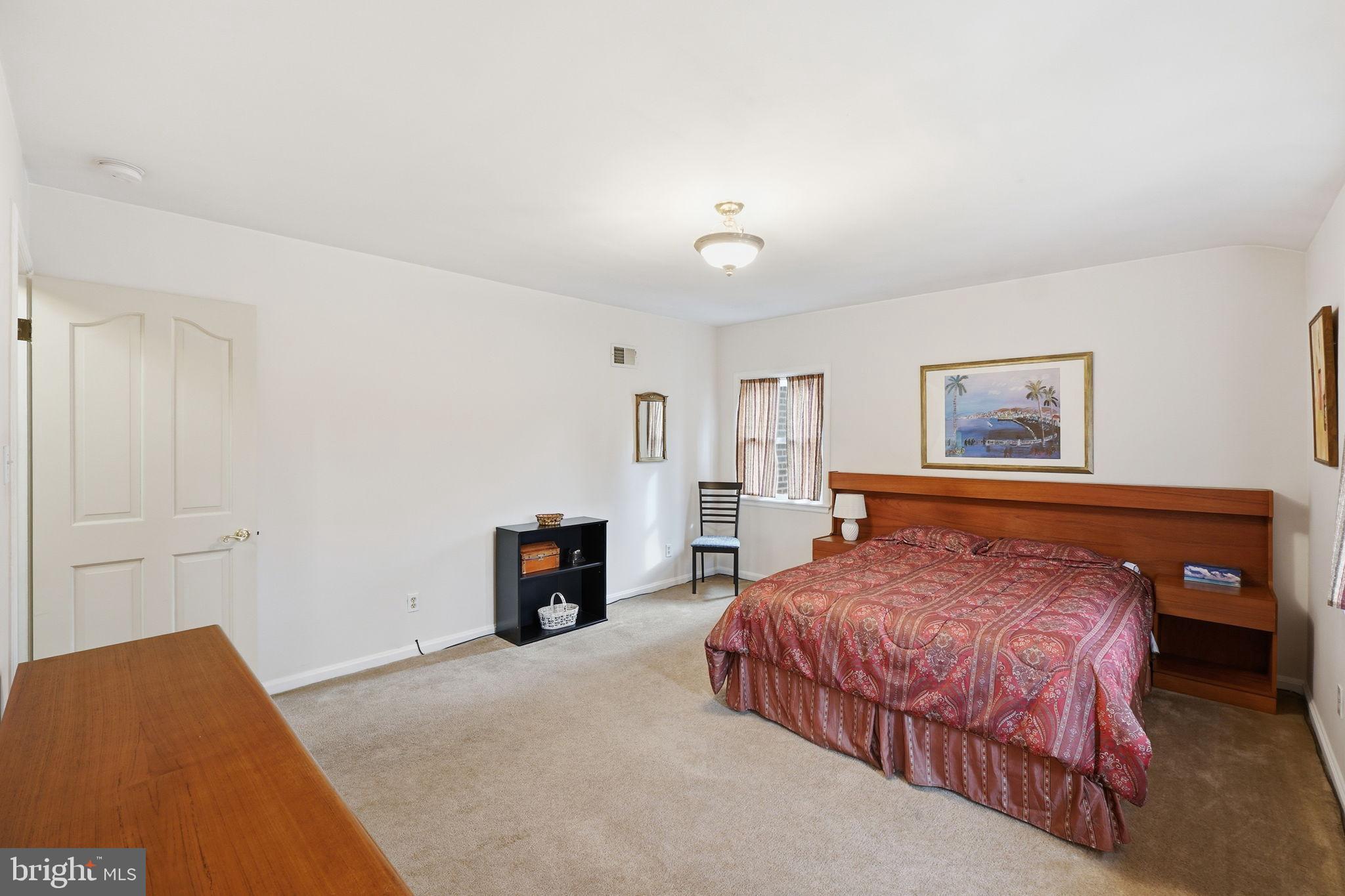 MARY KNOLLS - Residential