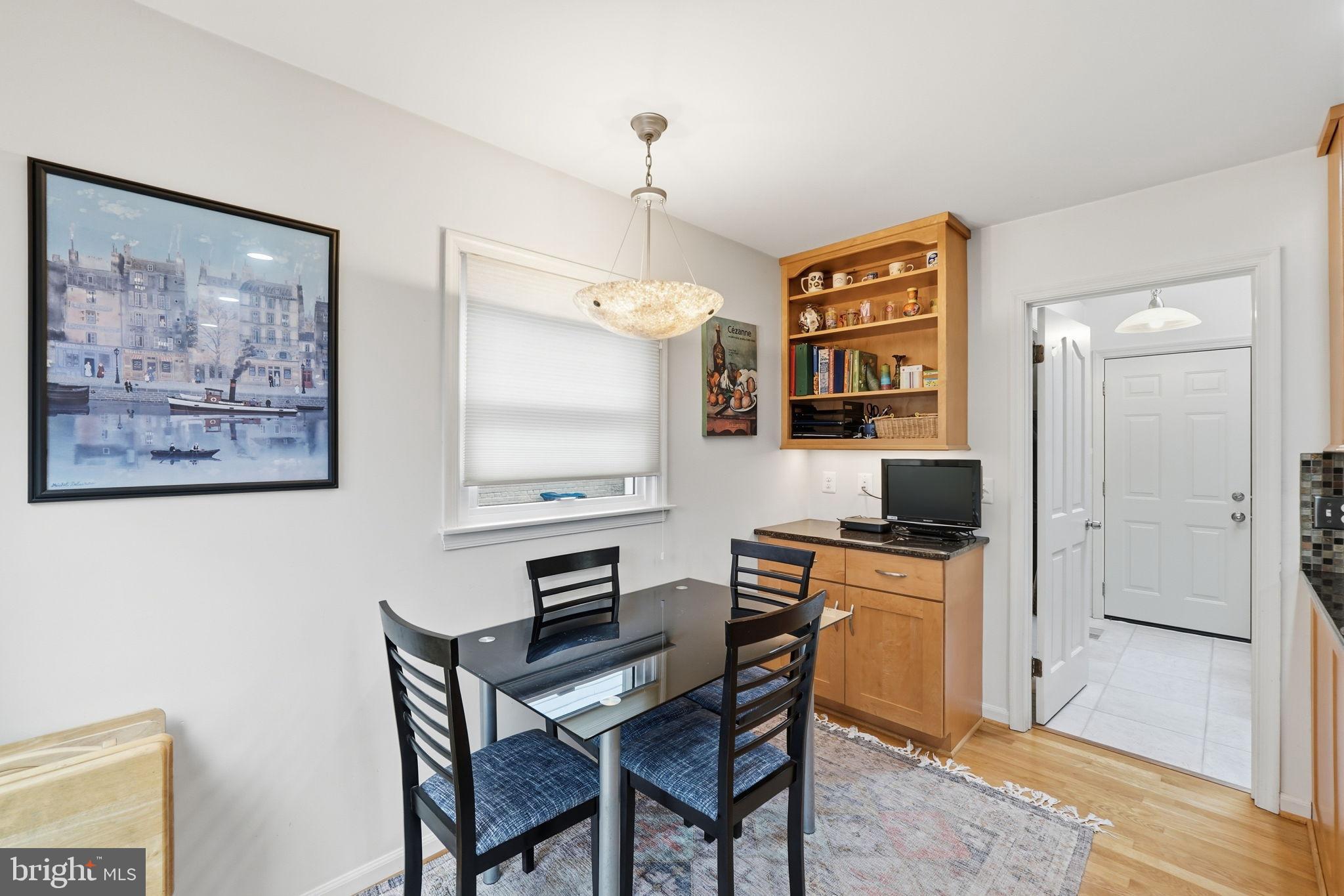 MARY KNOLLS - Residential