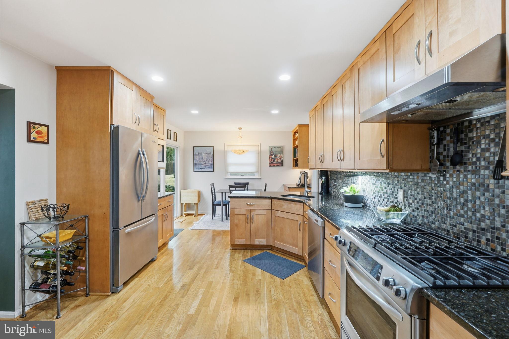 MARY KNOLLS - Residential