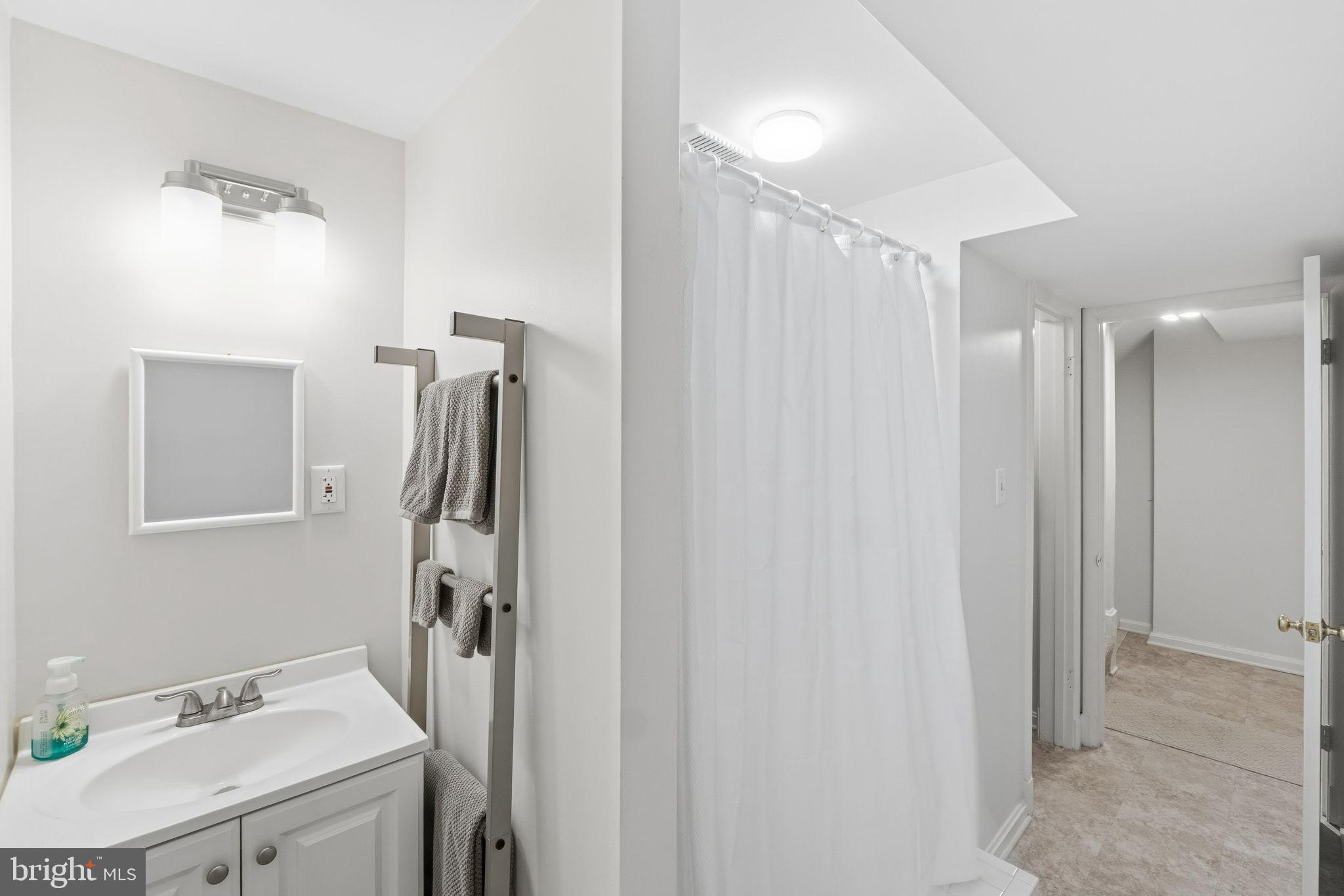 MARY KNOLLS - Residential