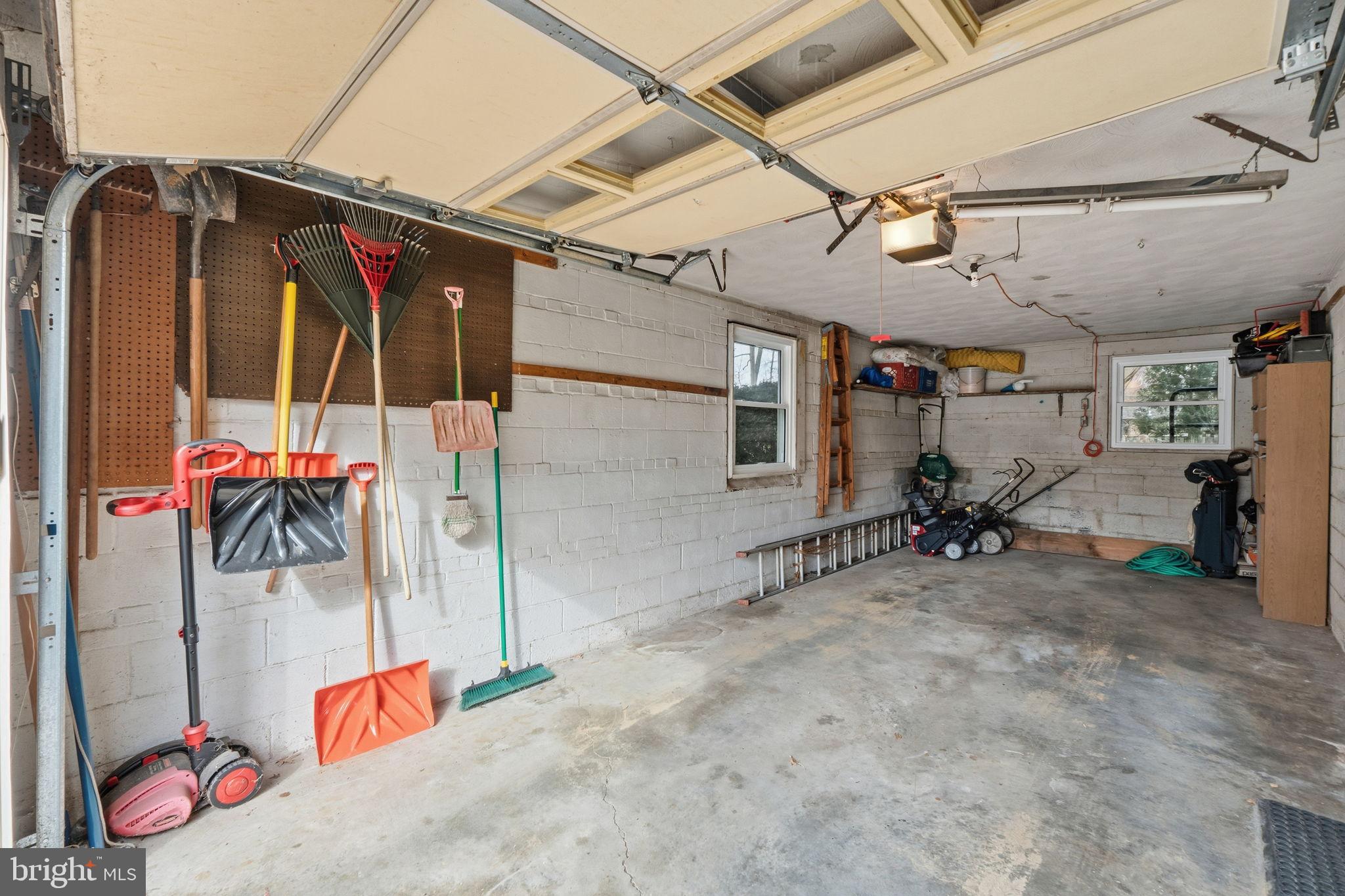 MARY KNOLLS - Residential