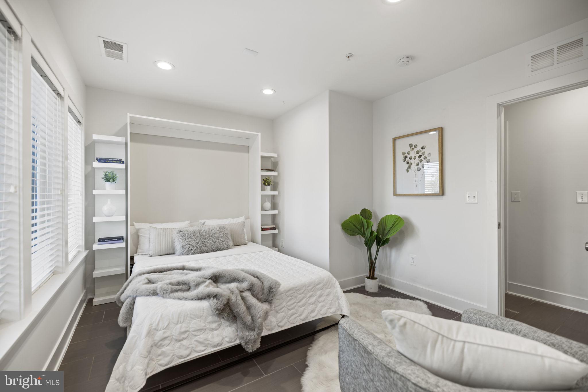 WESTSIDE AT SHADY GROVE METRO - Residential