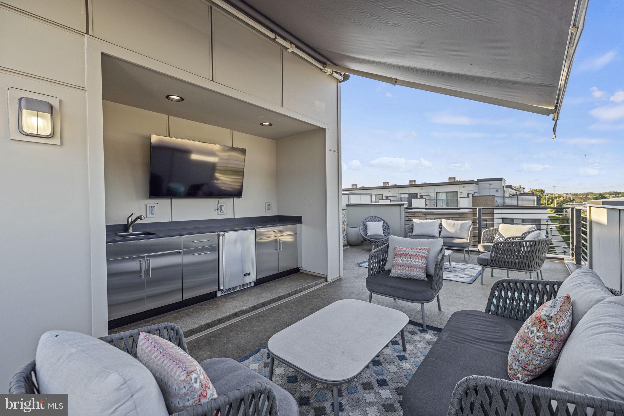 WESTSIDE AT SHADY GROVE METRO - Residential