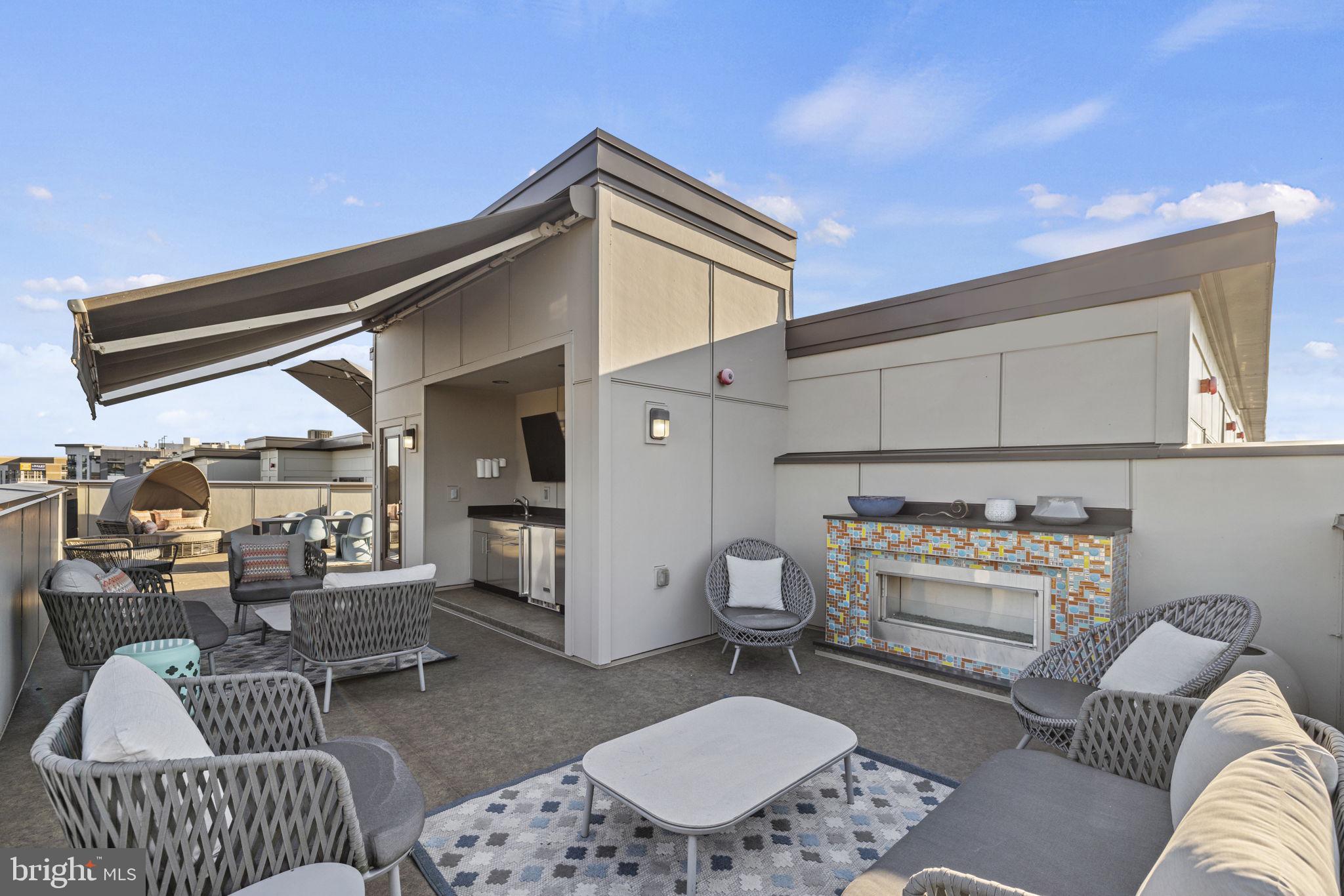 WESTSIDE AT SHADY GROVE METRO - Residential