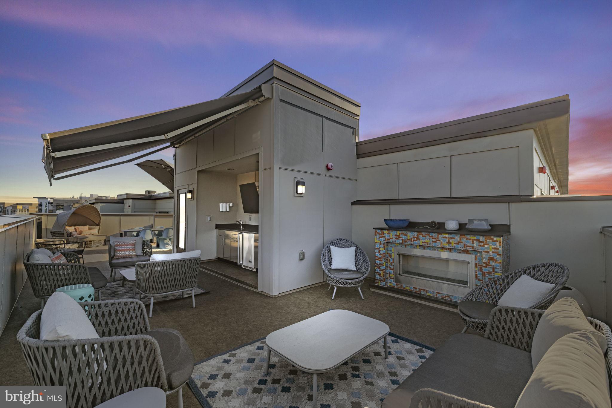 WESTSIDE AT SHADY GROVE METRO - Residential