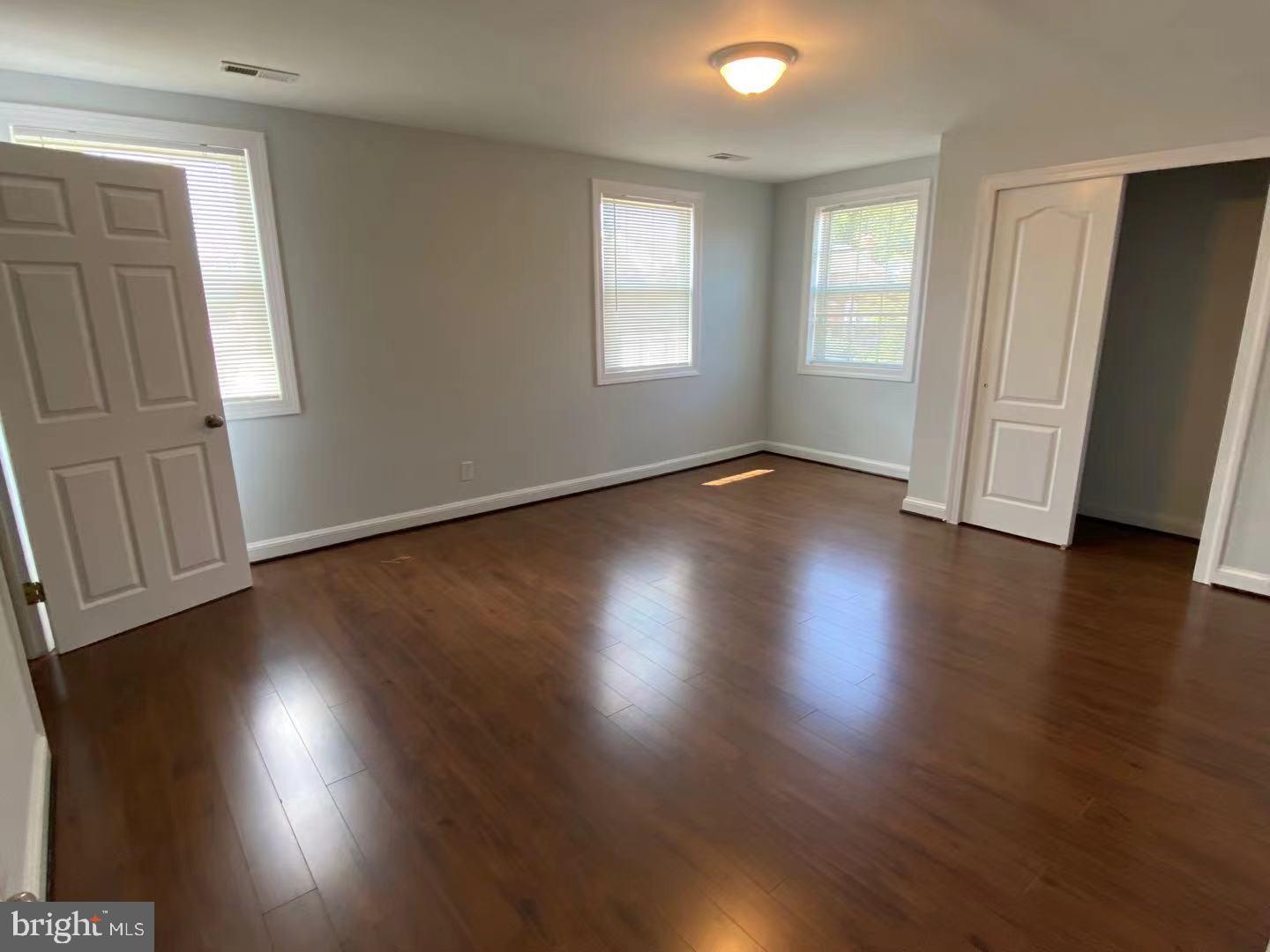 WEST HILLS - Residential