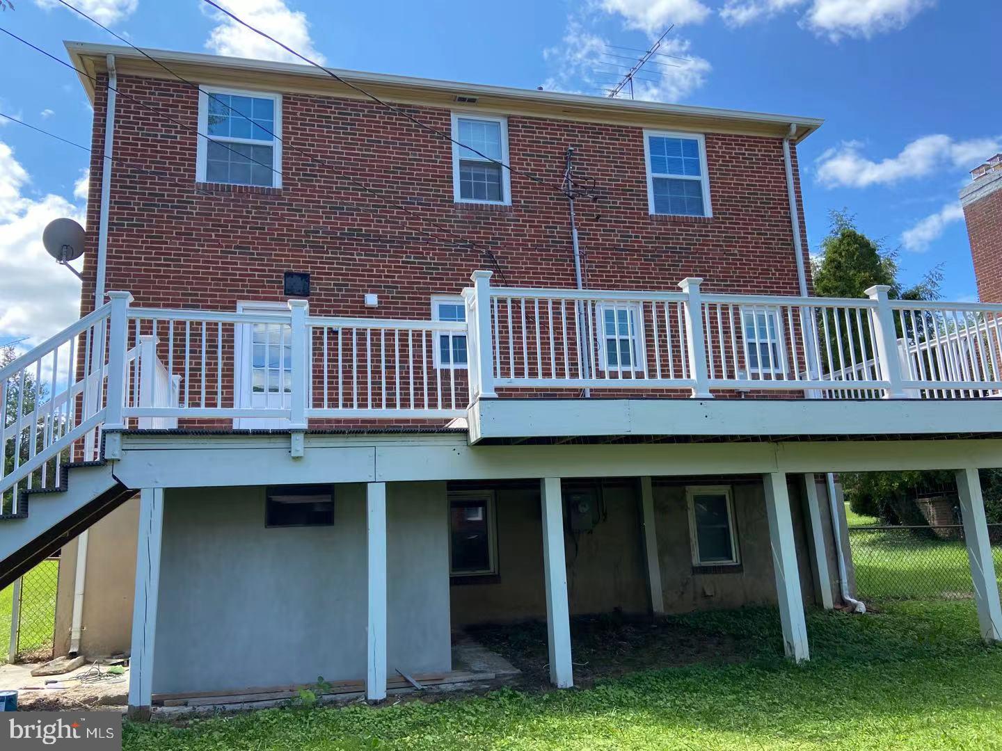 WEST HILLS - Residential