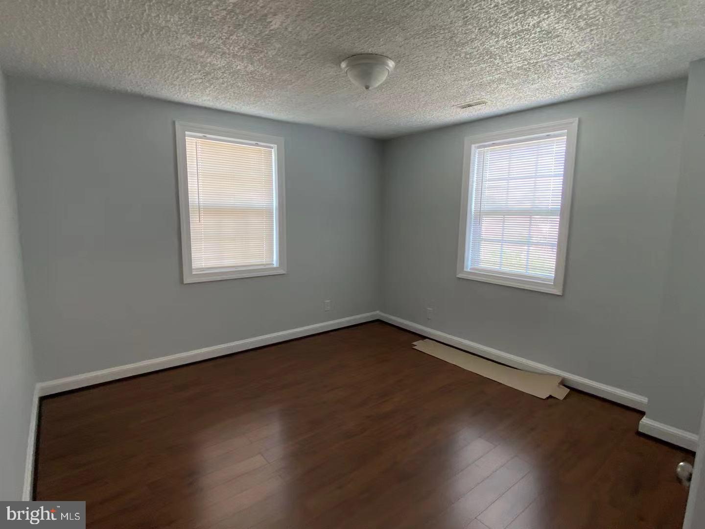 WEST HILLS - Residential