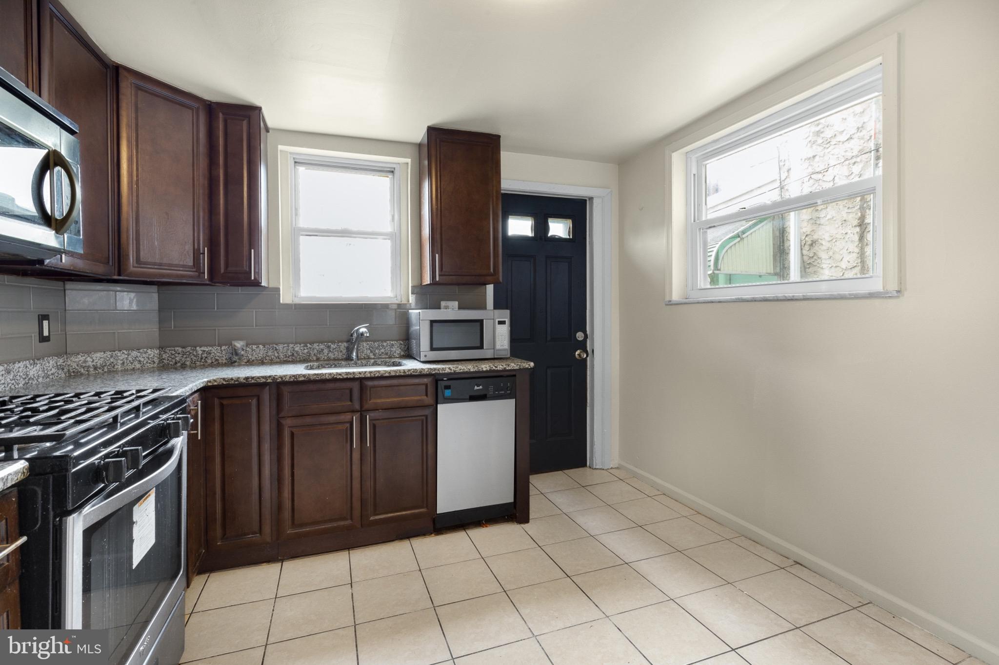 POINT BREEZE - Residential