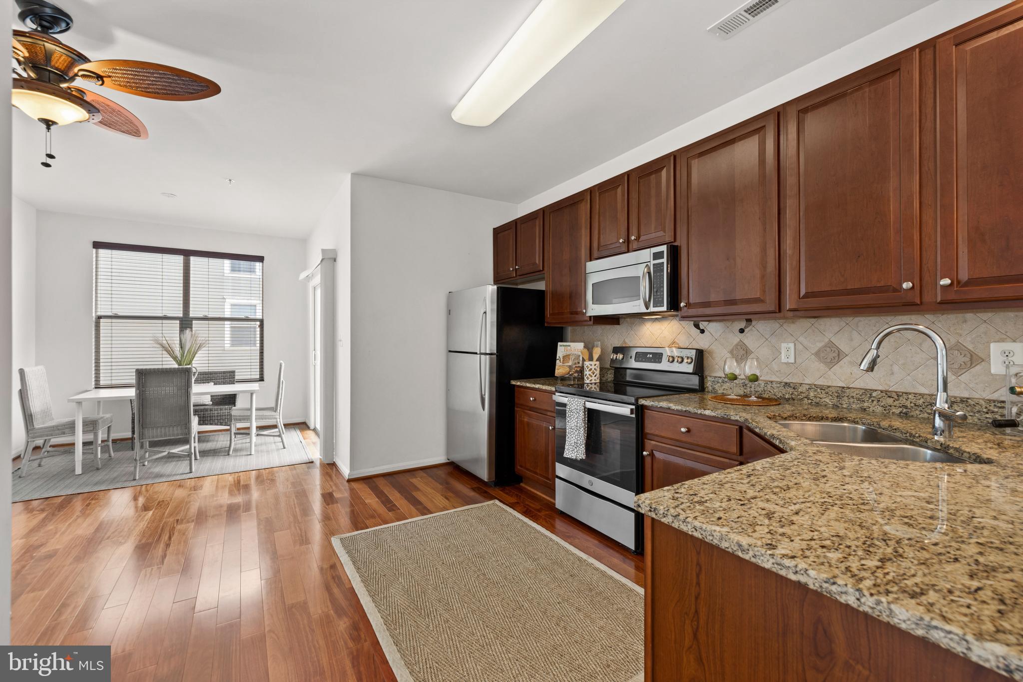 ALBEMARLE SQUARE - Residential